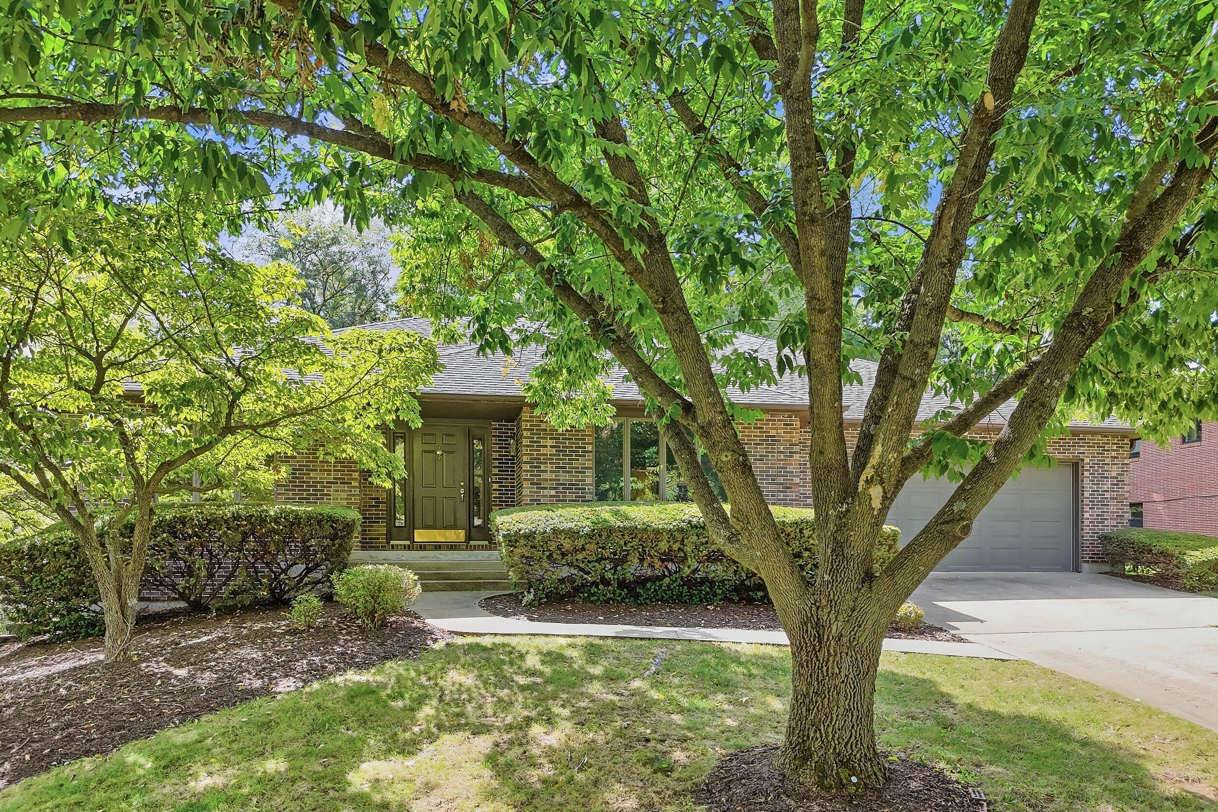 1209 Hulen Dr Property Photo 2