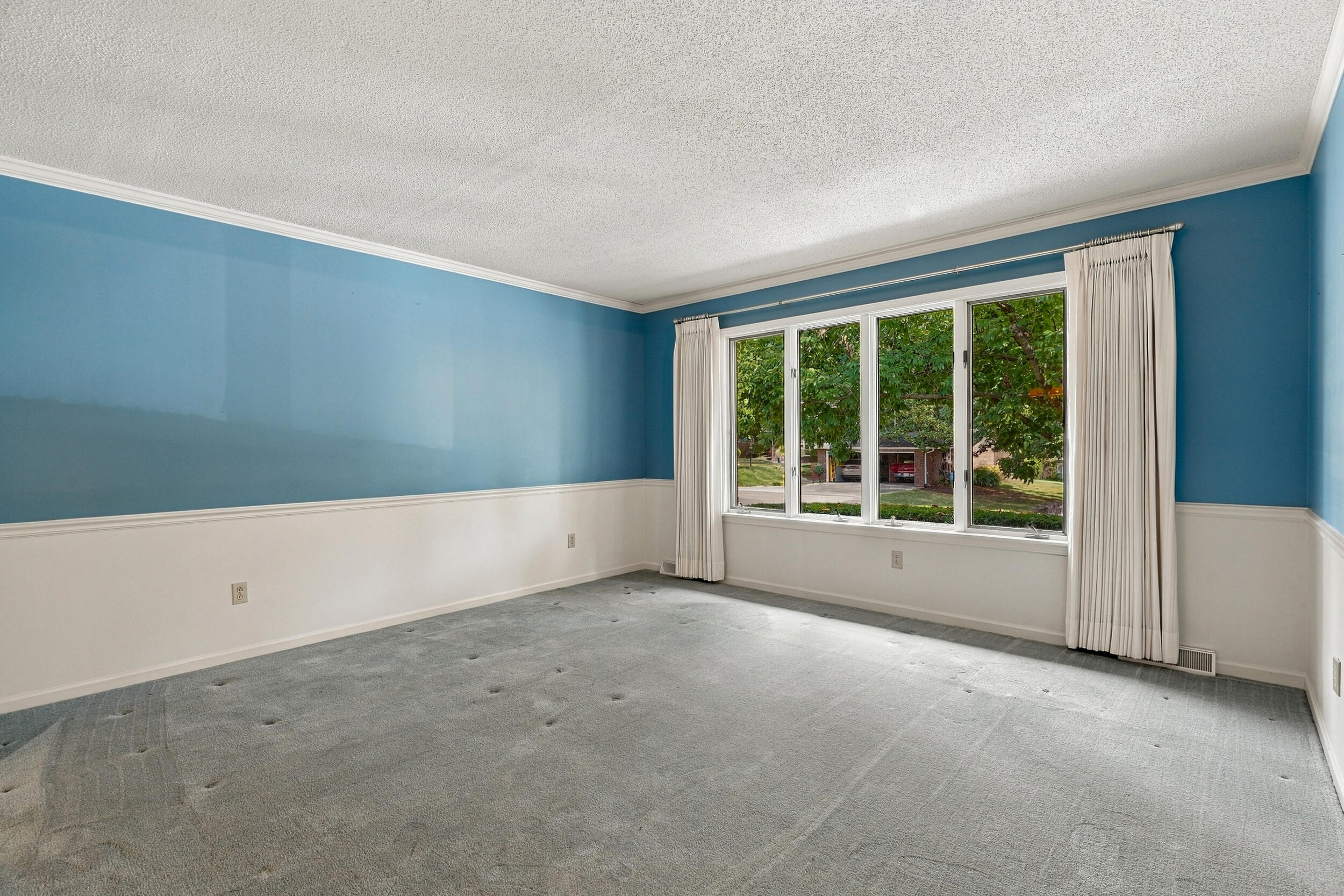 1209 Hulen Dr Property Photo 9