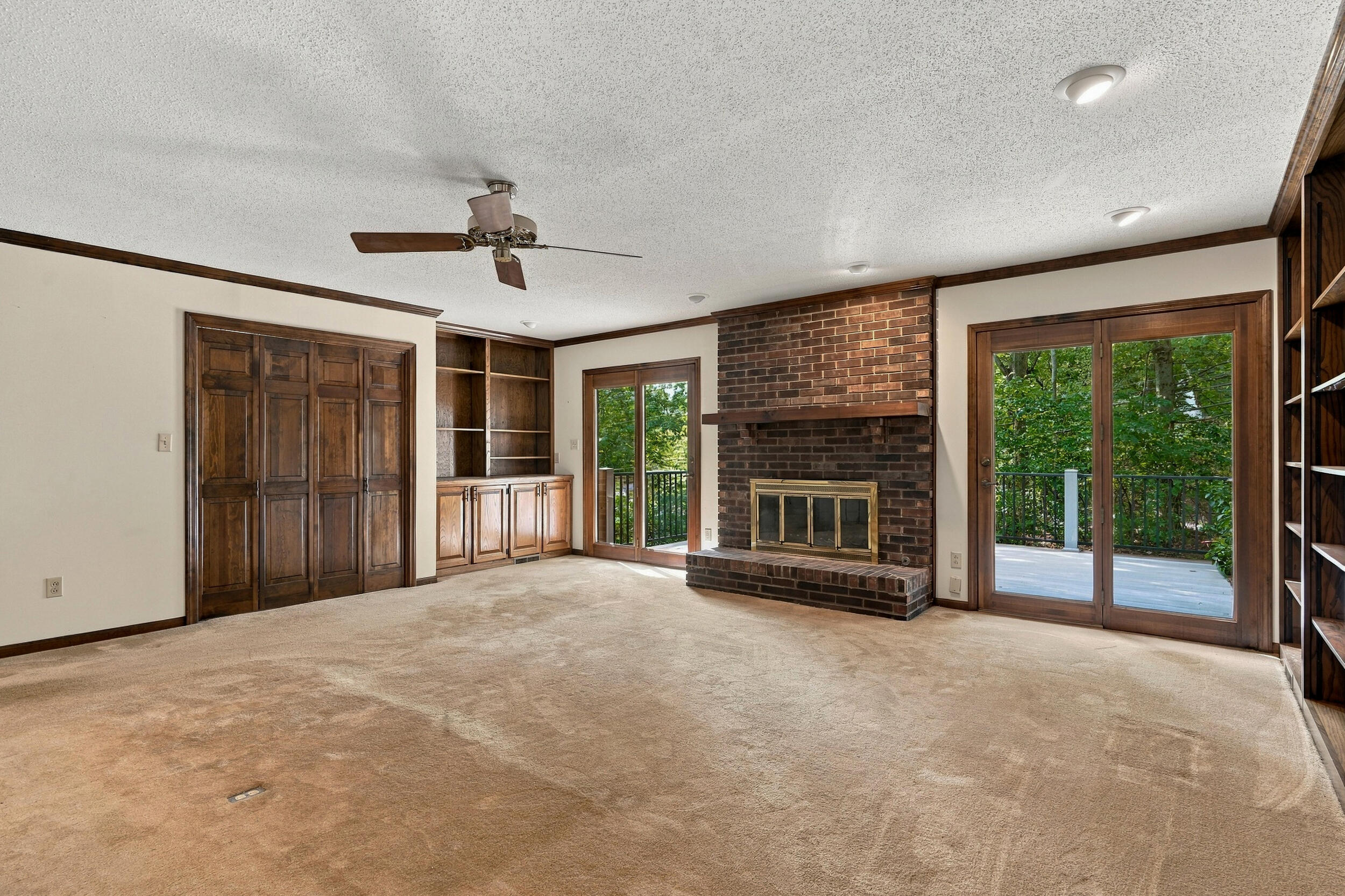 1209 Hulen Dr Property Photo 16