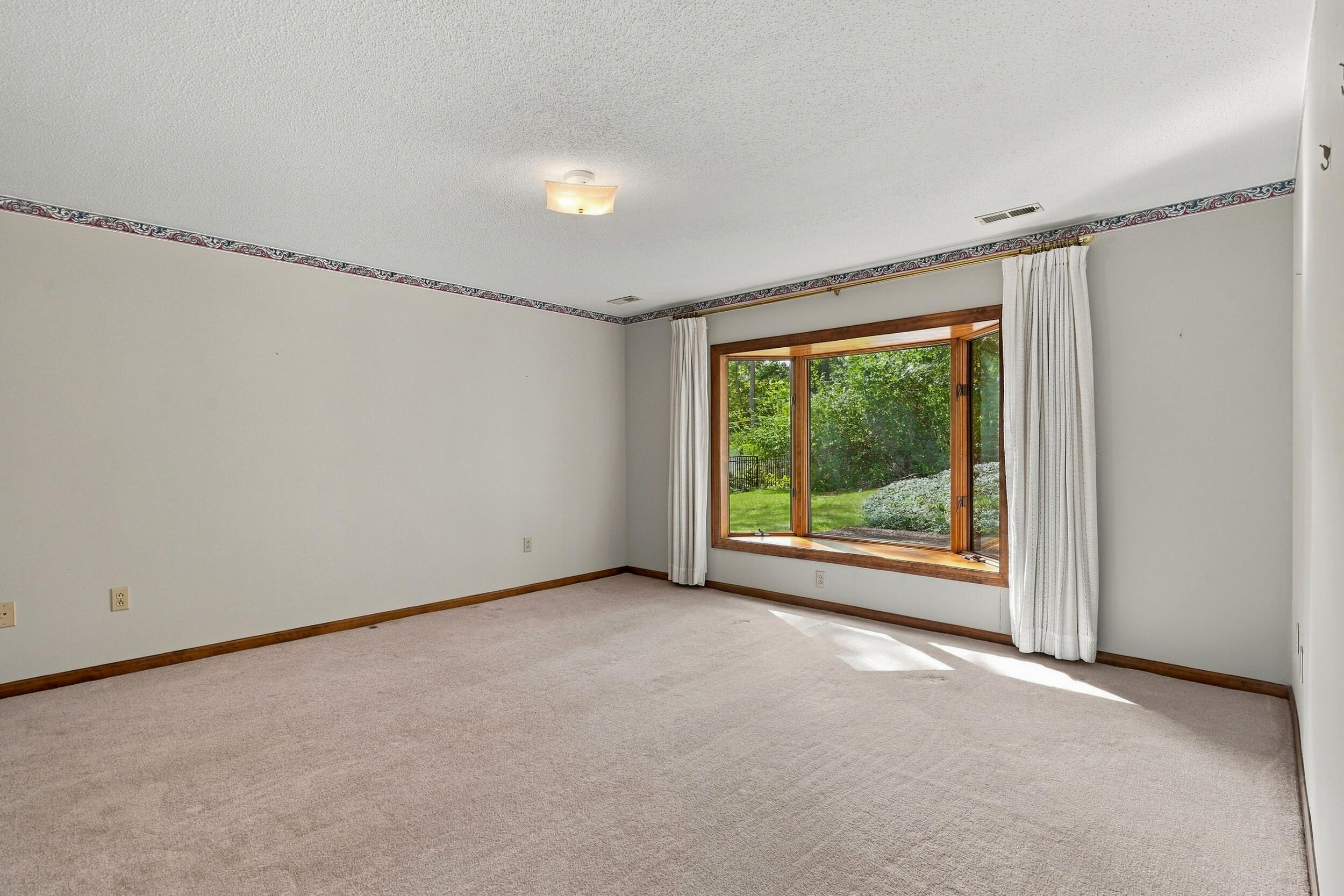 1209 Hulen Dr Property Photo 45