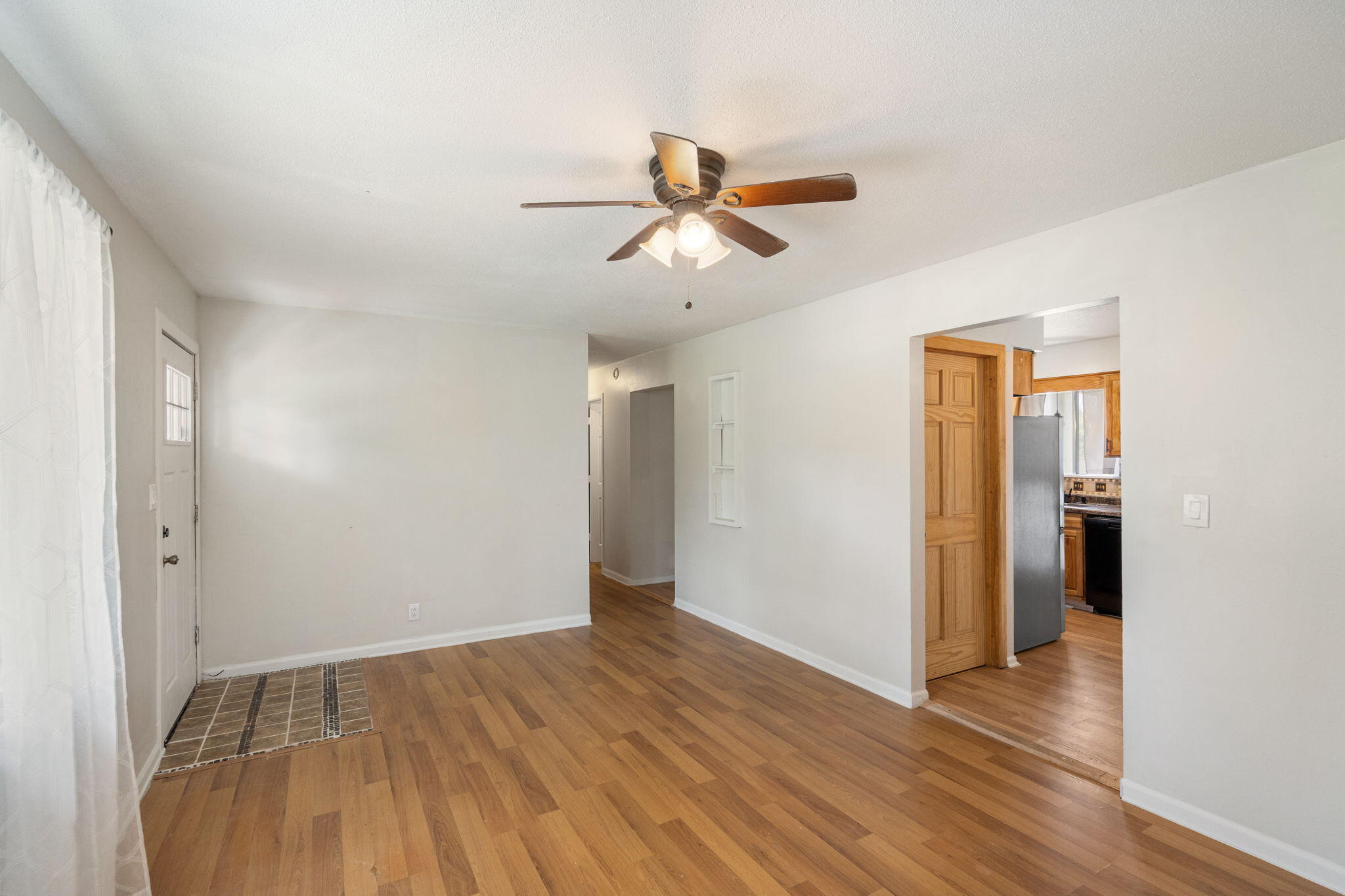 4270 E Hillcrest Dr Property Photo 8