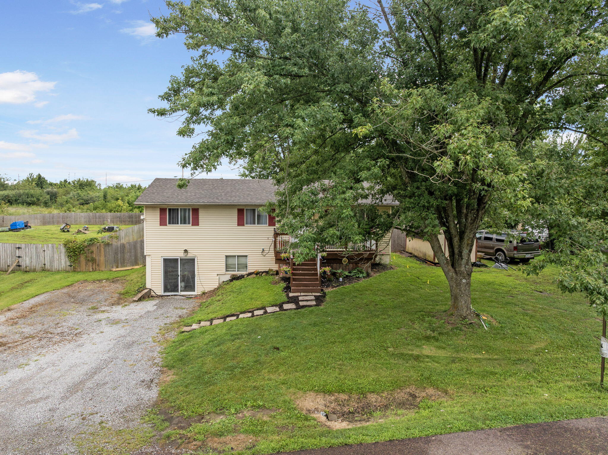 4270 E Hillcrest Dr Property Photo 28