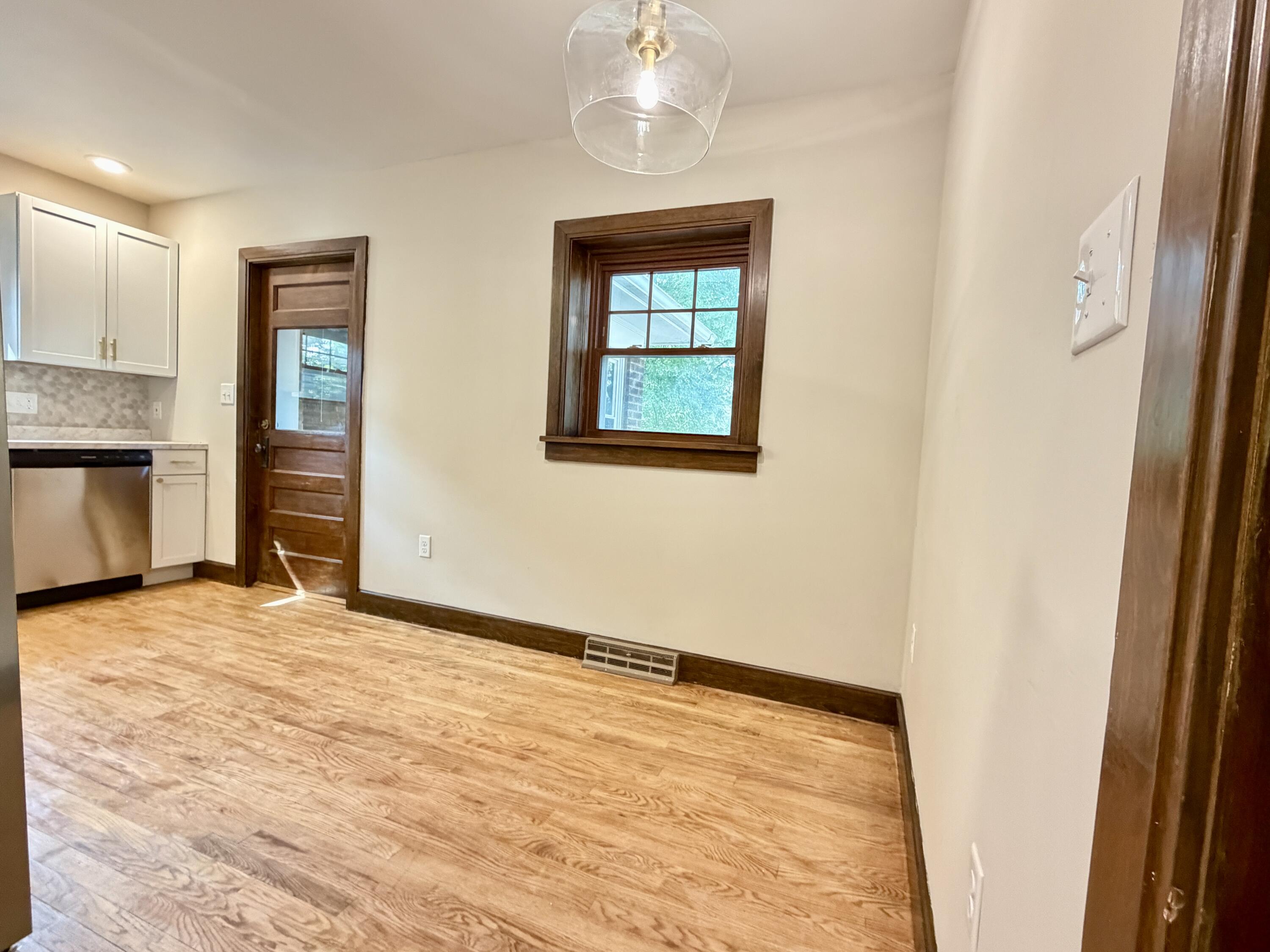 503 4th St Property Photo 11