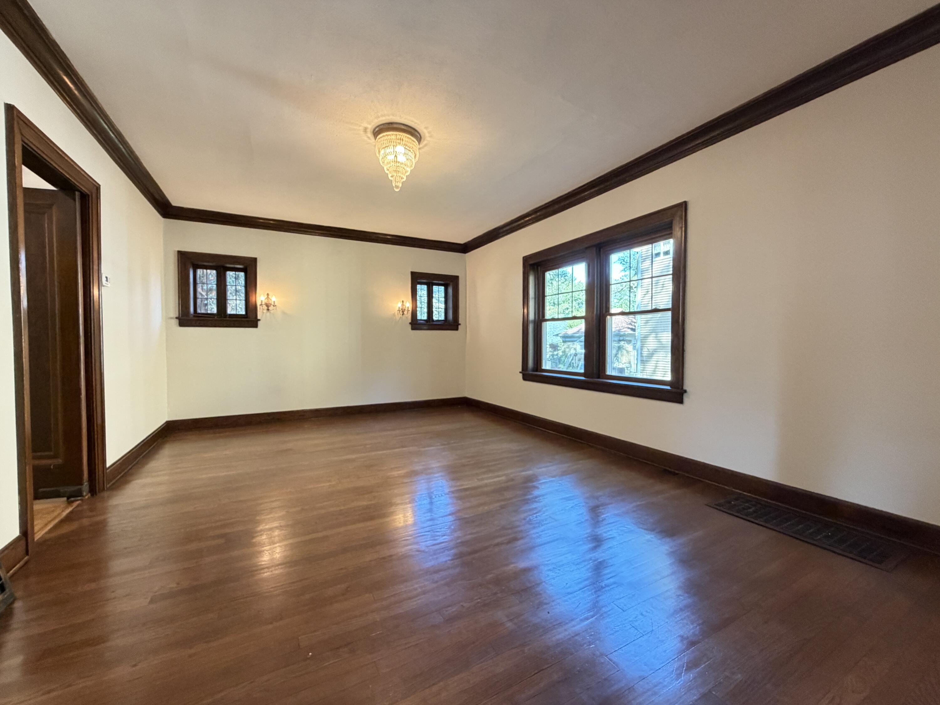 503 4th St Property Photo 17