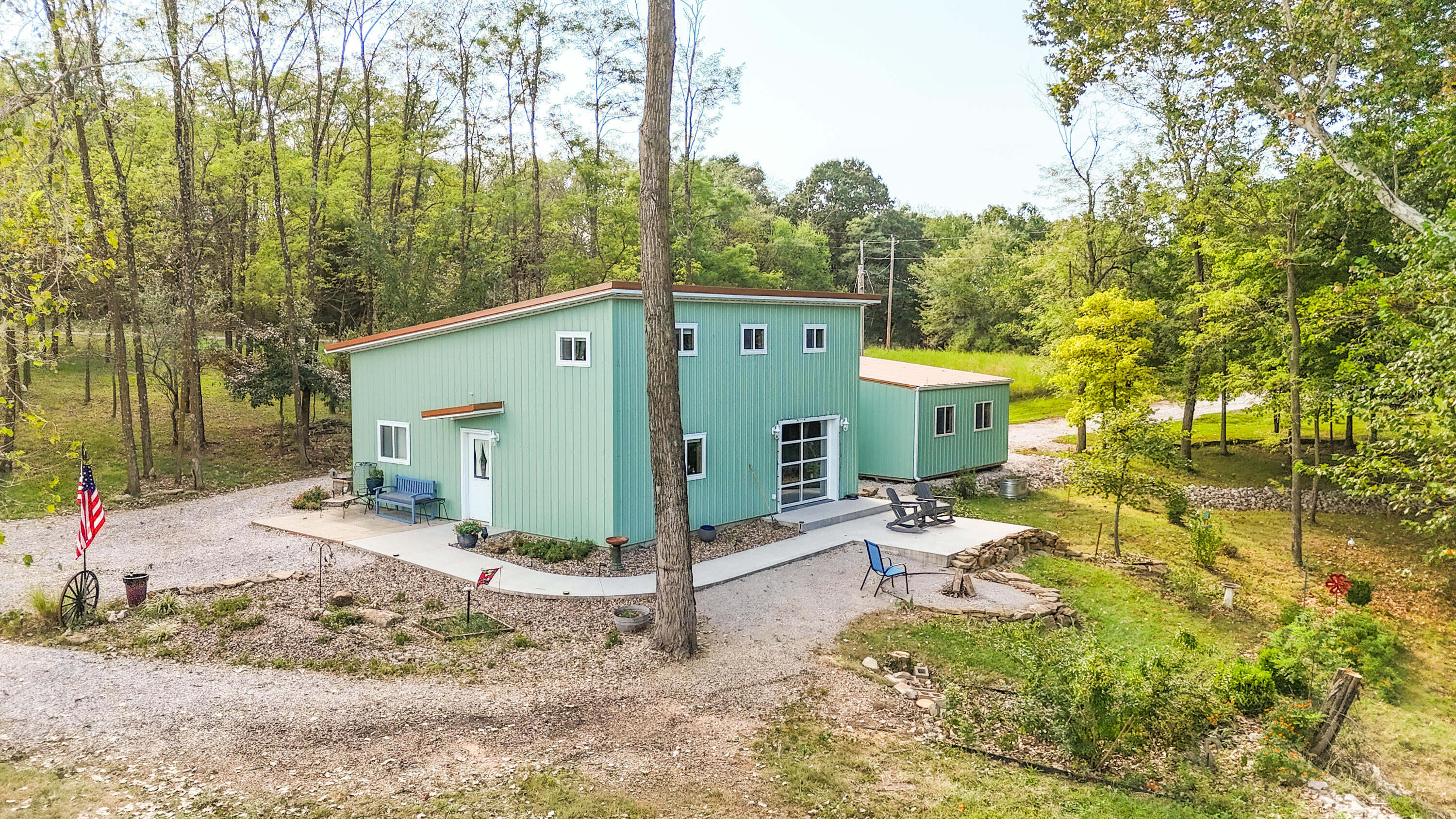 1002 Hunter Property Photo 4
