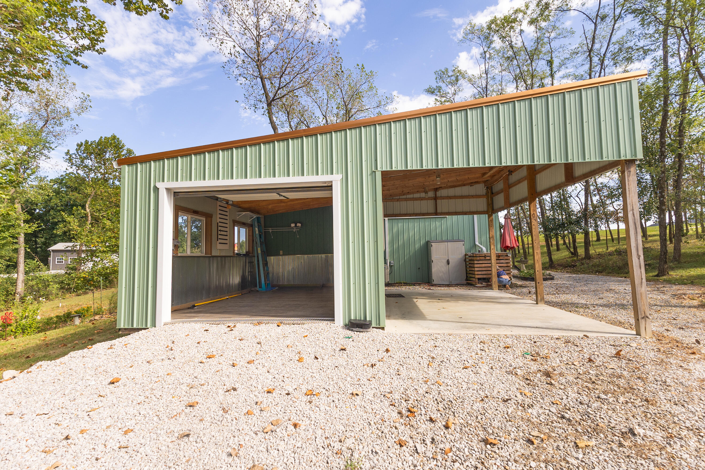 1002 Hunter Property Photo 33