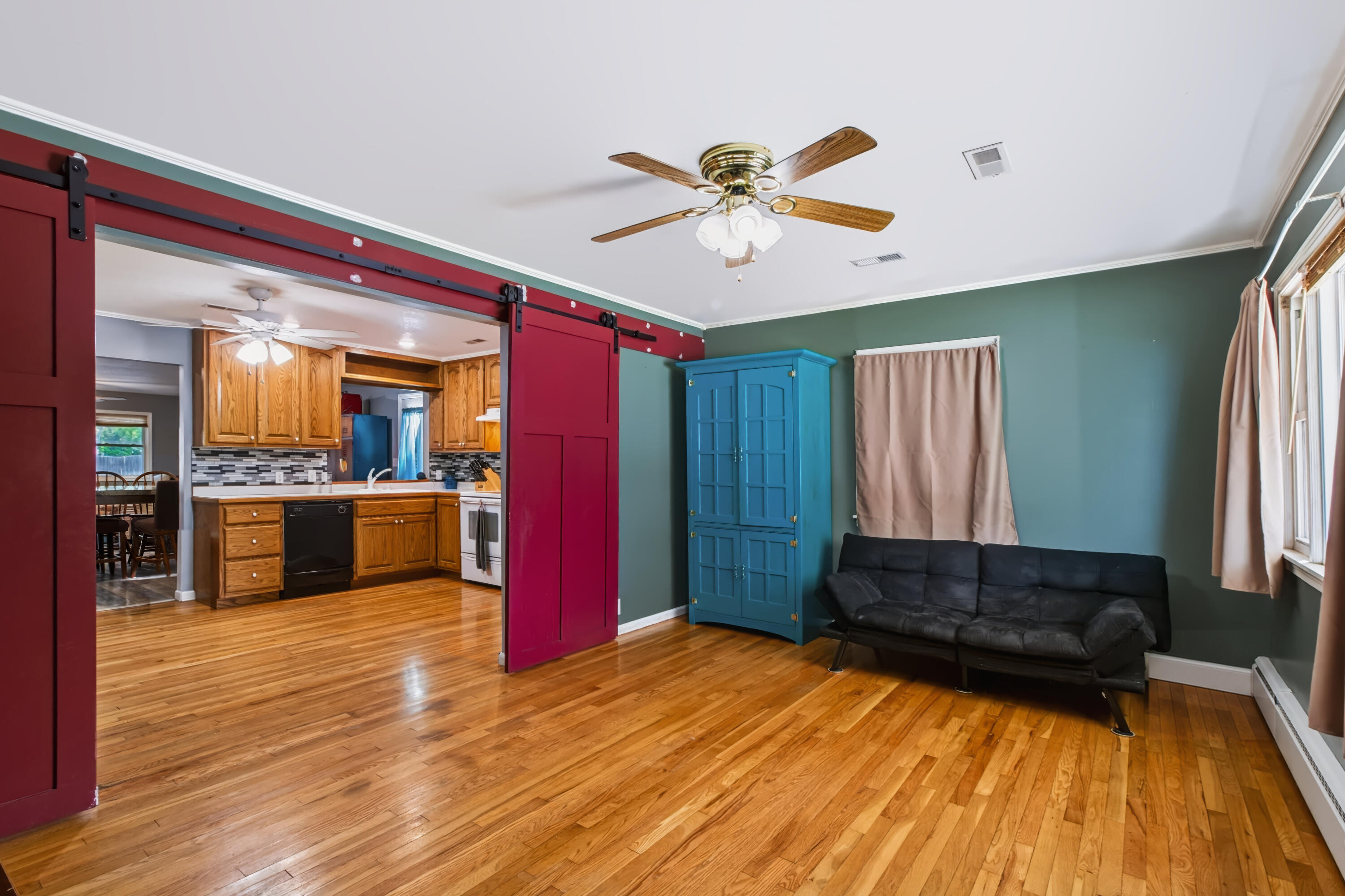507 Park Ave Property Photo 2