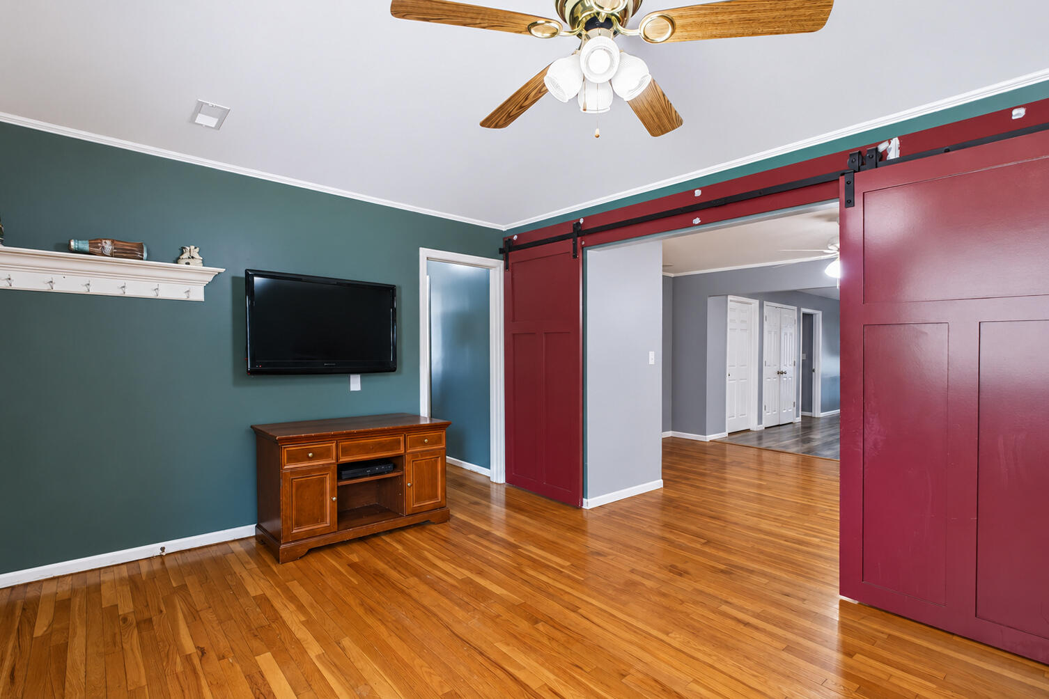 507 Park Ave Property Photo 3