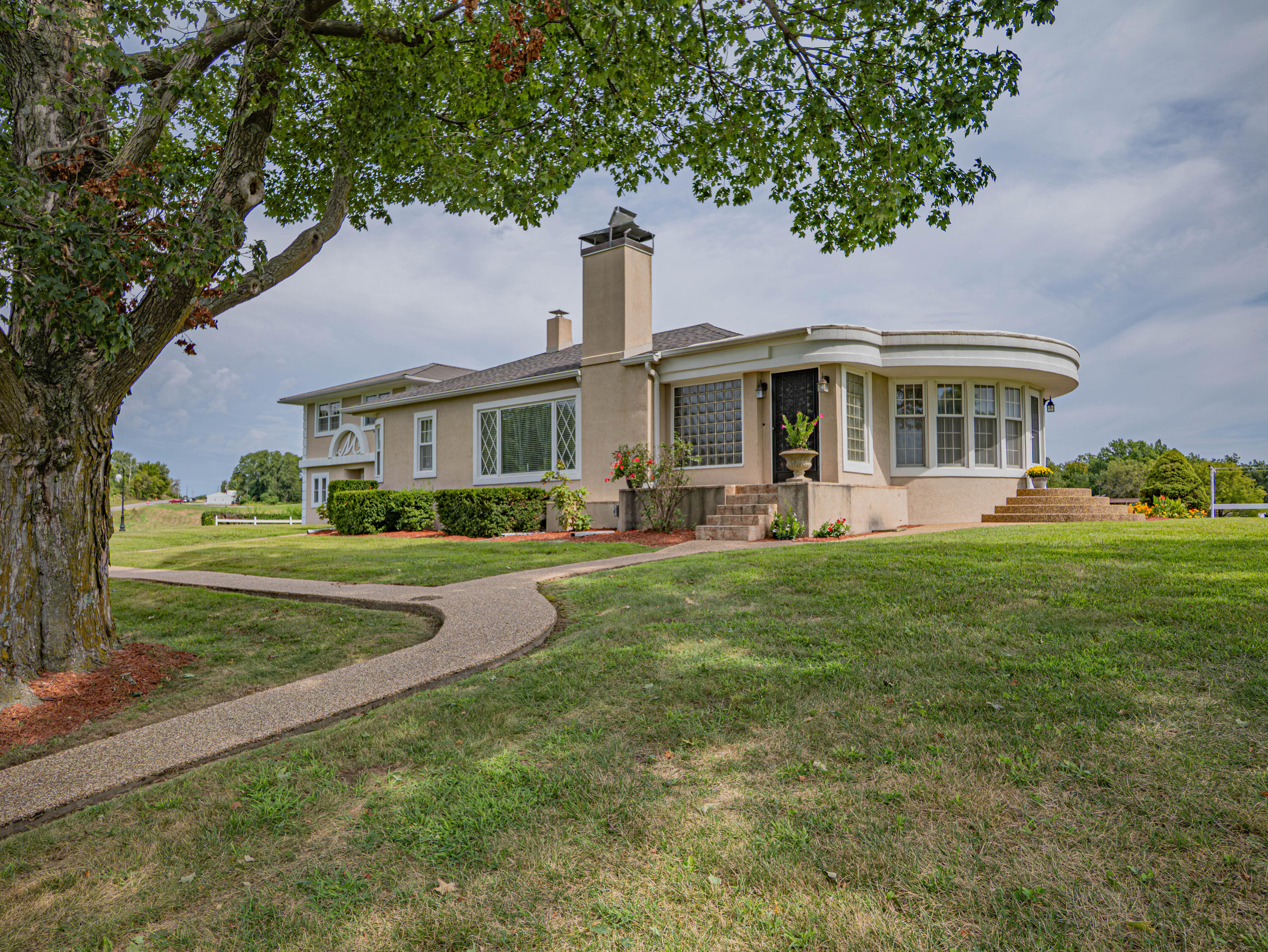 208 Lakeview Terr Property Photo 8