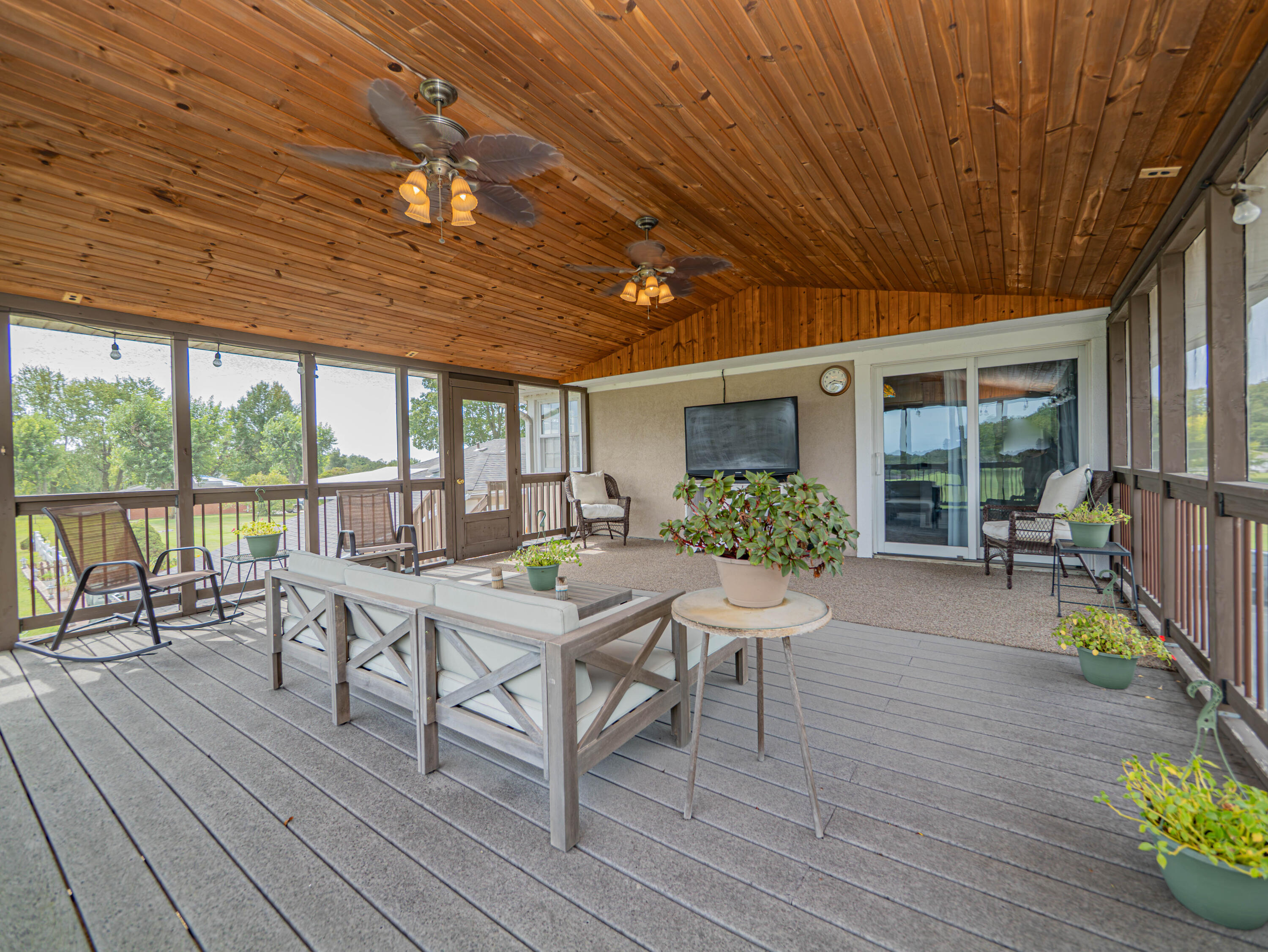 208 Lakeview Terr Property Photo 13