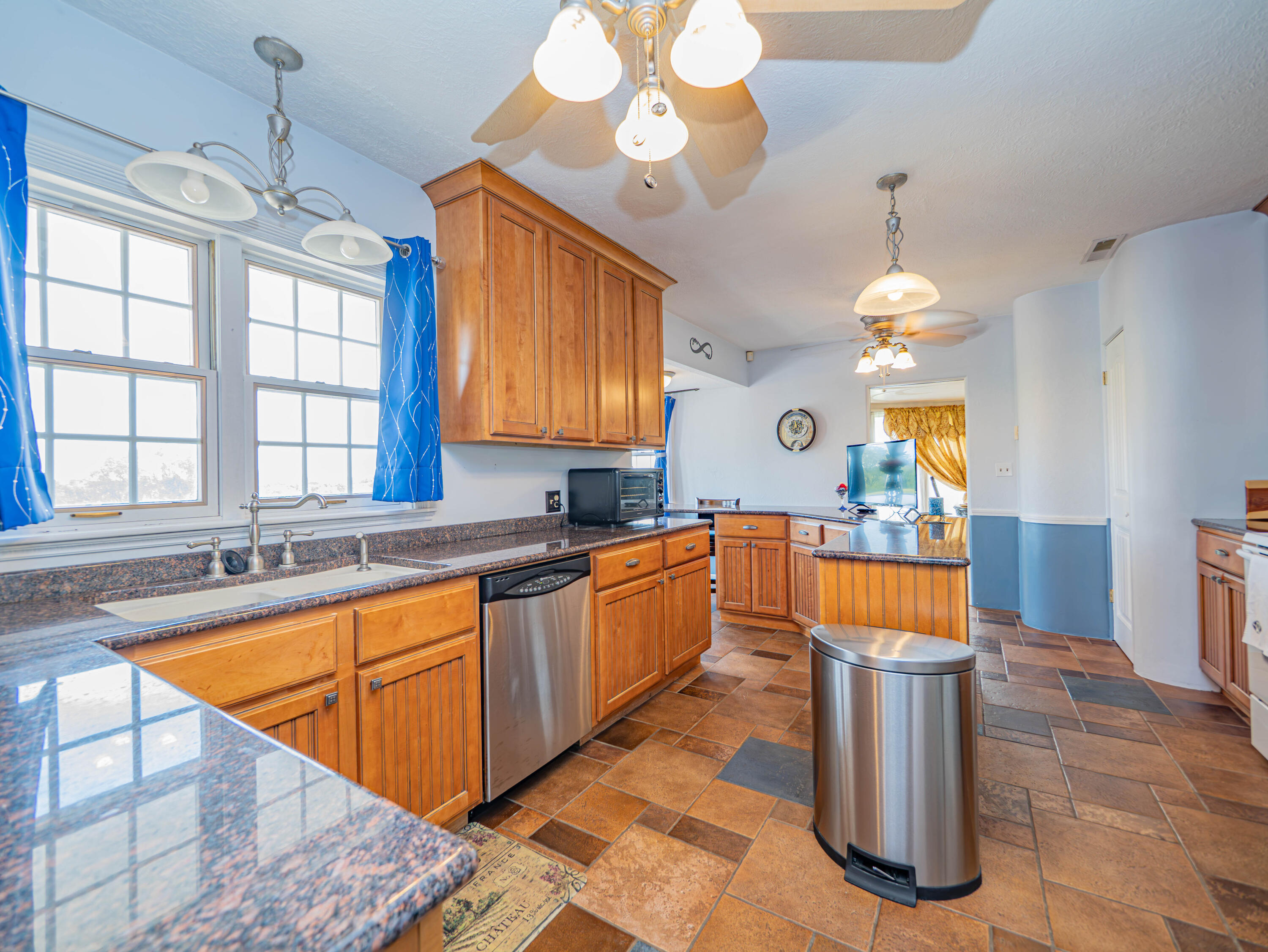 208 Lakeview Terr Property Photo 19
