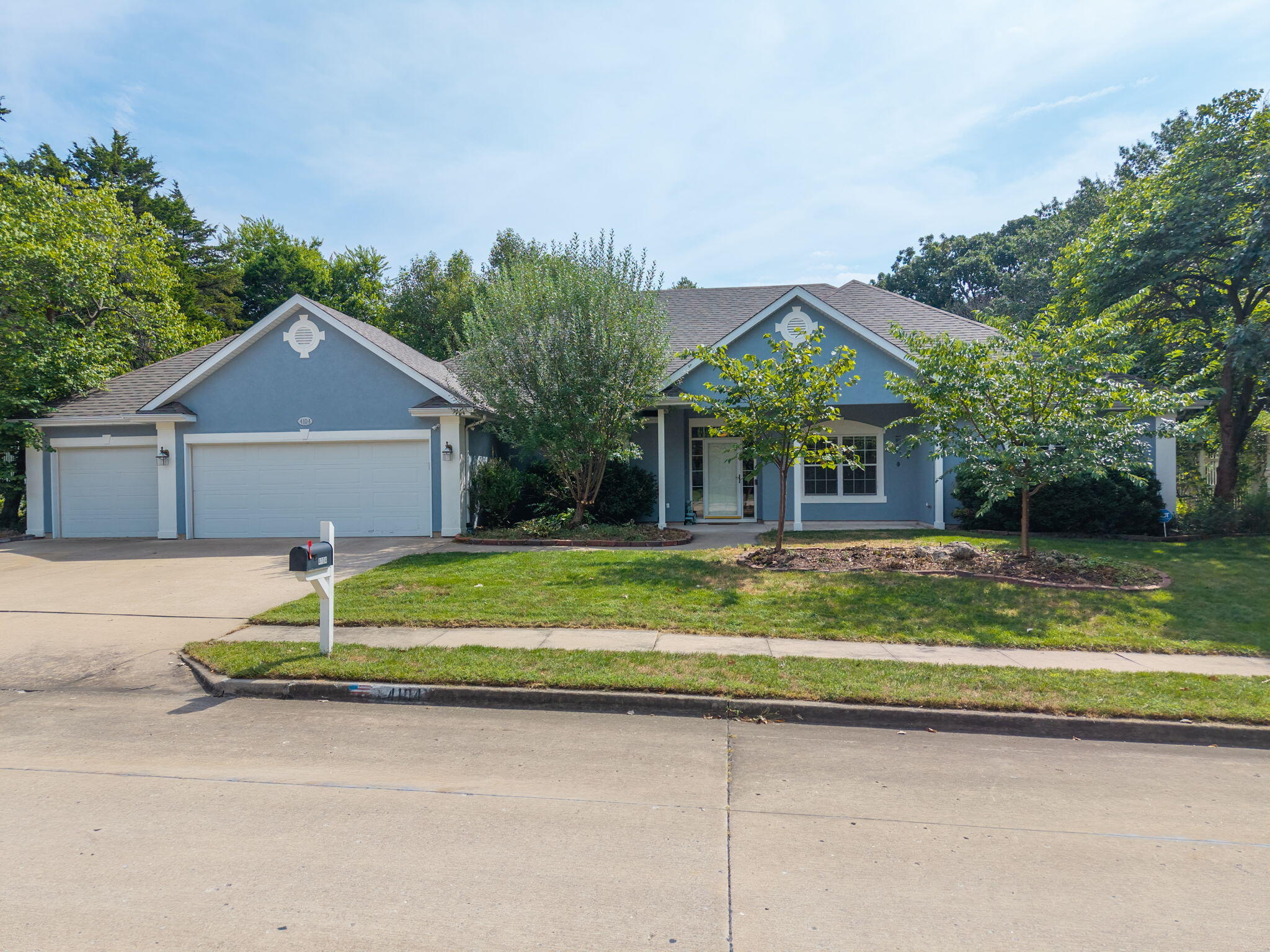 4104 Melrose Dr Property Photo 1
