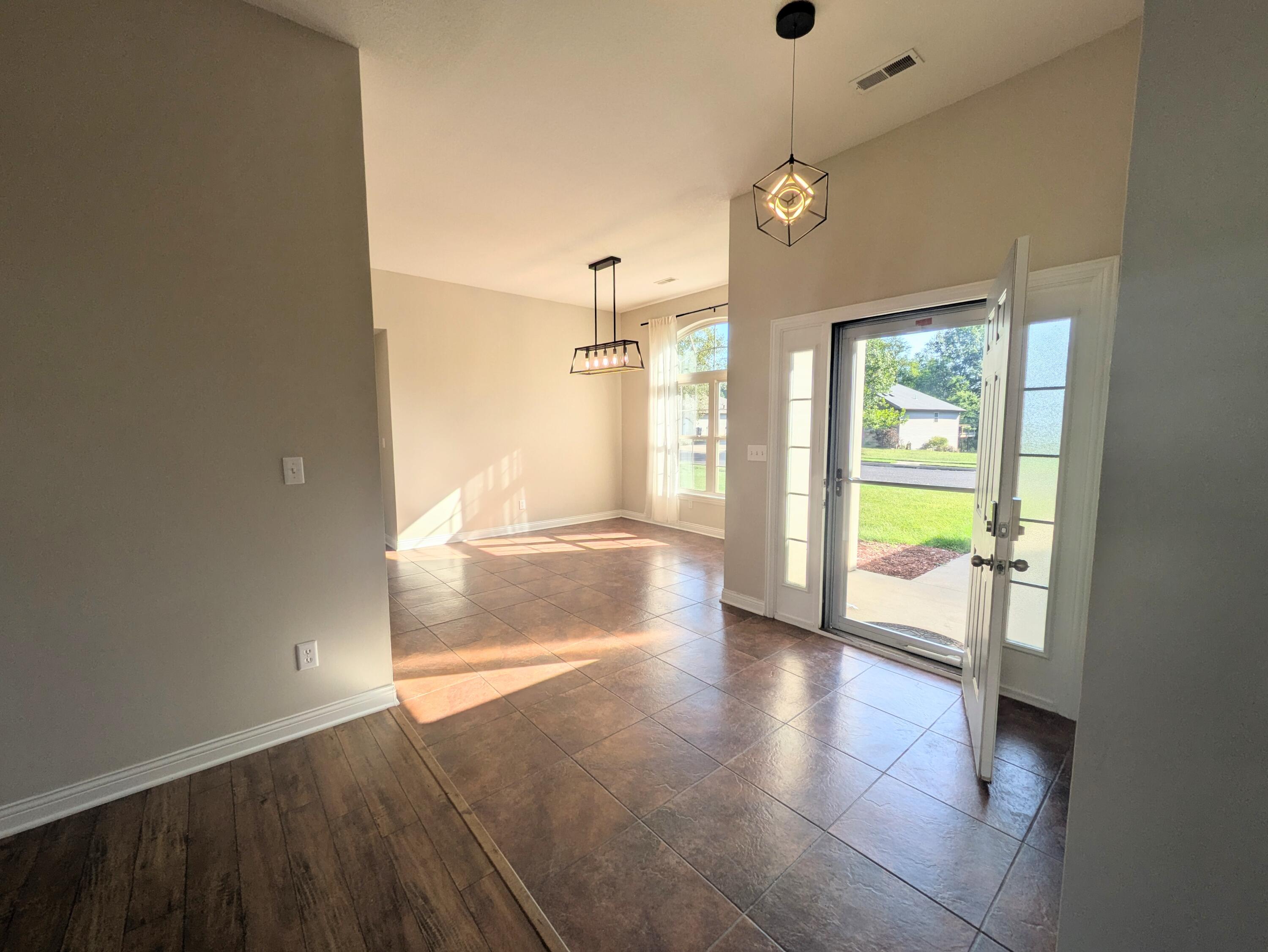 2601 Quartz Ln Property Photo 6
