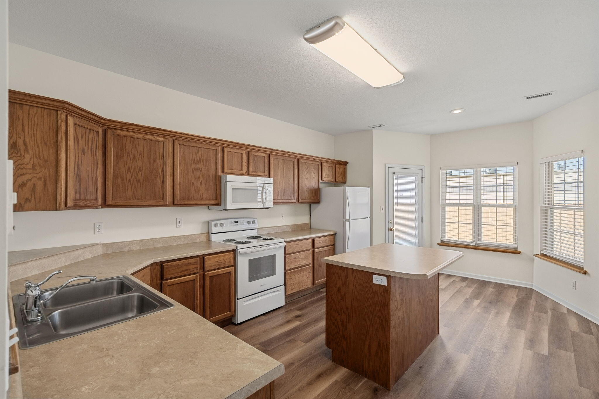 3252 Wind River Cir Property Photo 8