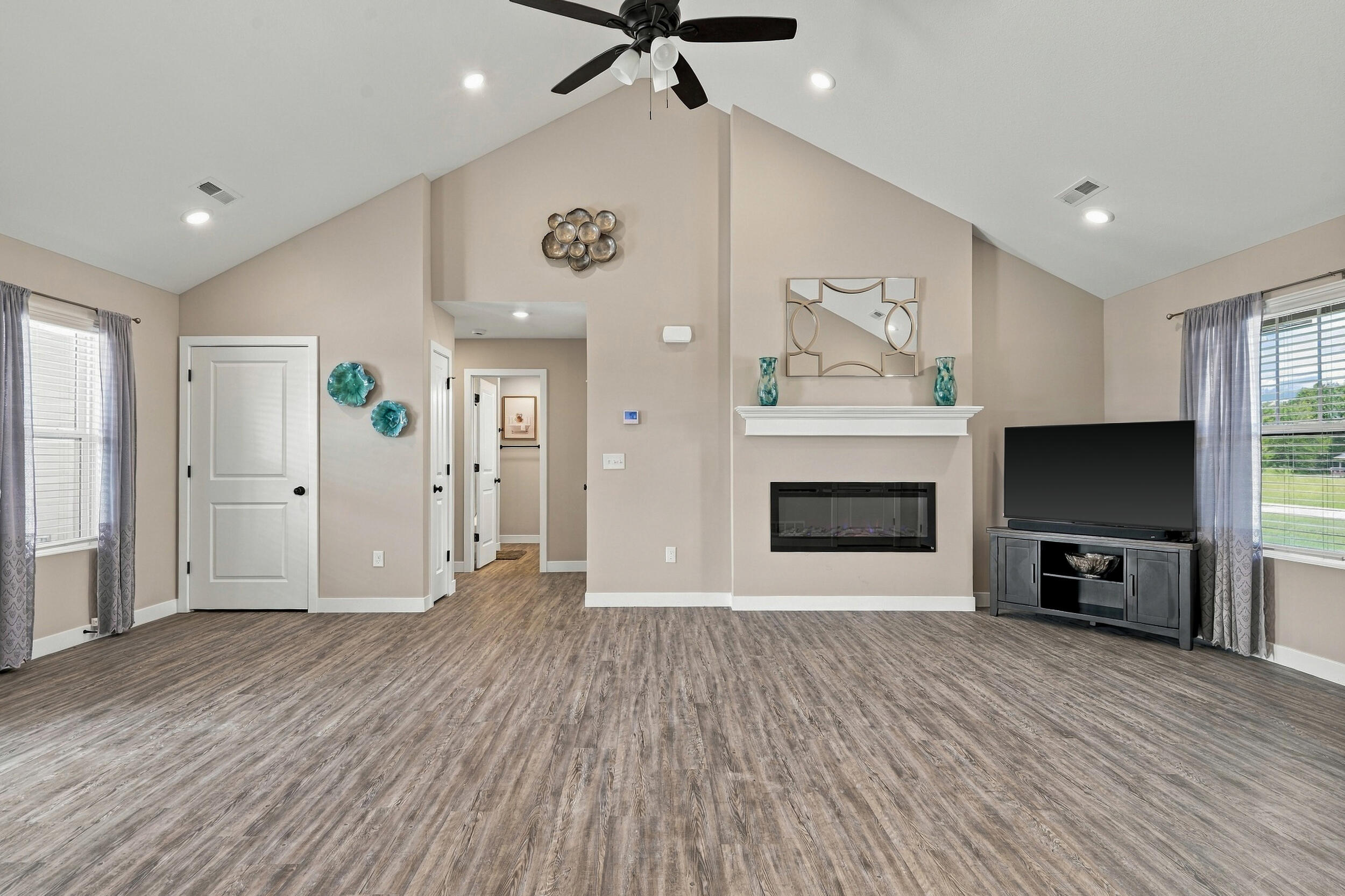 14841 Welch Dr Property Photo 6