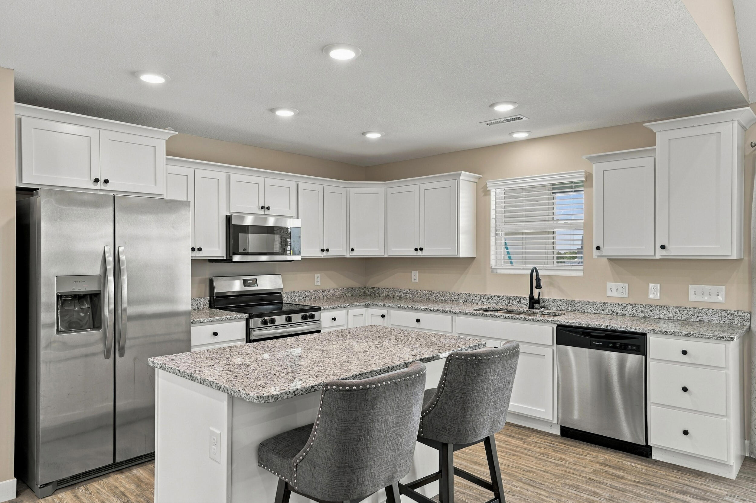 14841 Welch Dr Property Photo 14