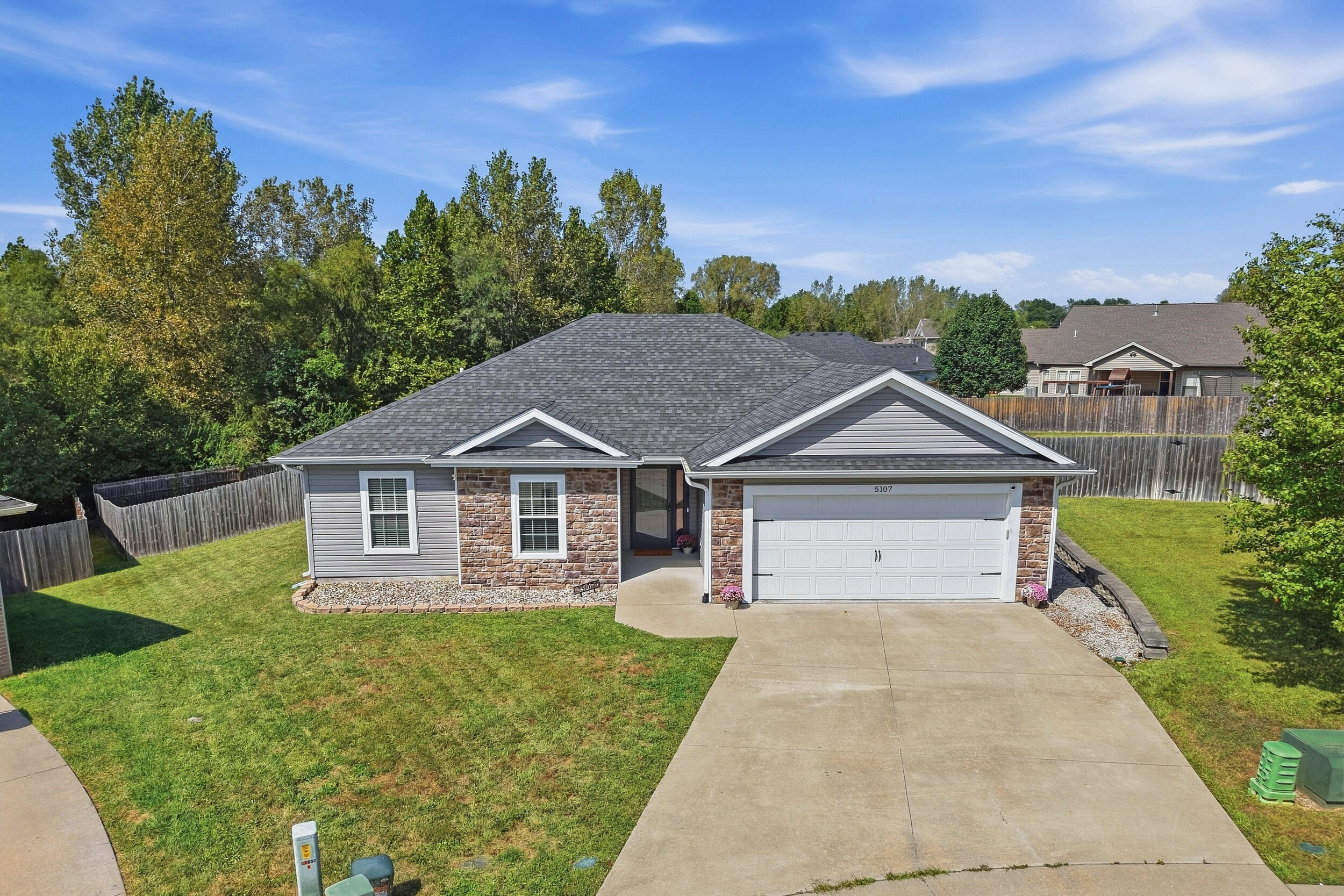 5107 Aspen Ridge Dr Property Photo 1