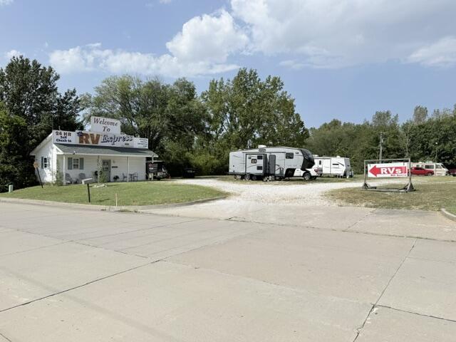 421 Americana Property Photo 1