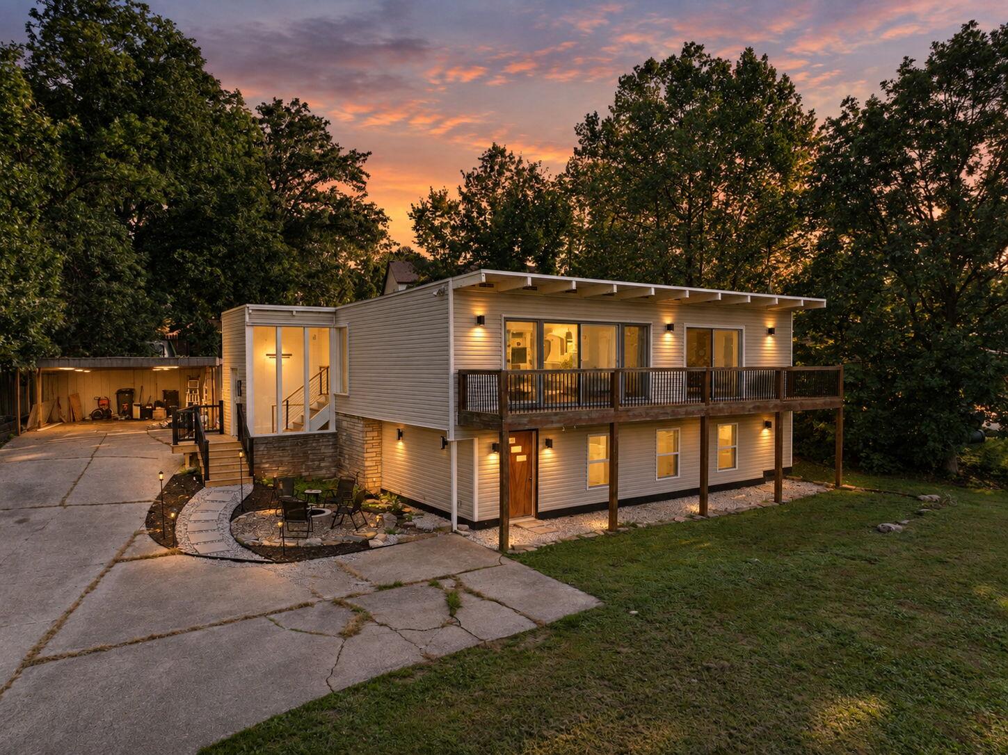 2016 Lovejoy Ln Property Photo 1