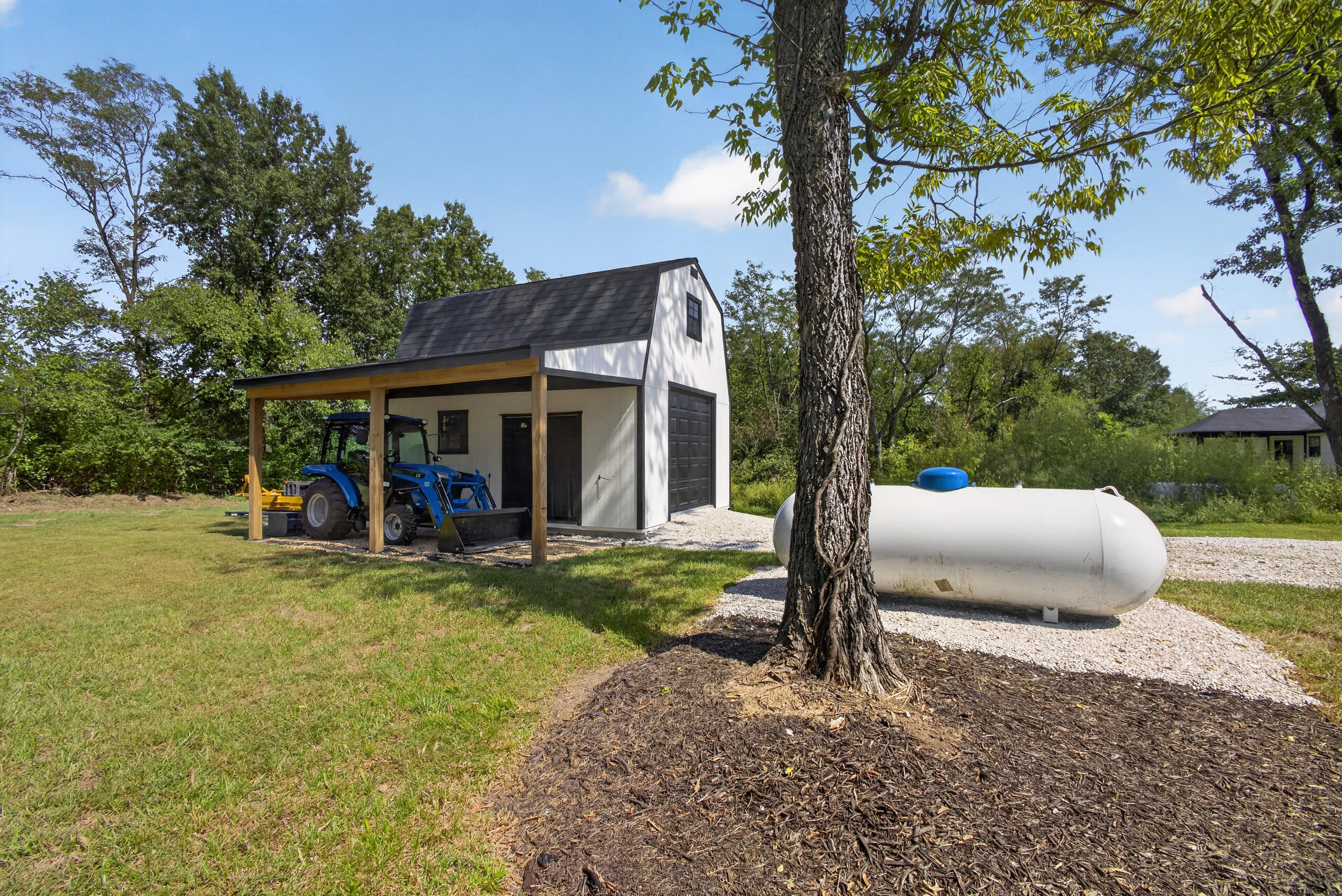 241 E Drane St Property Photo 32