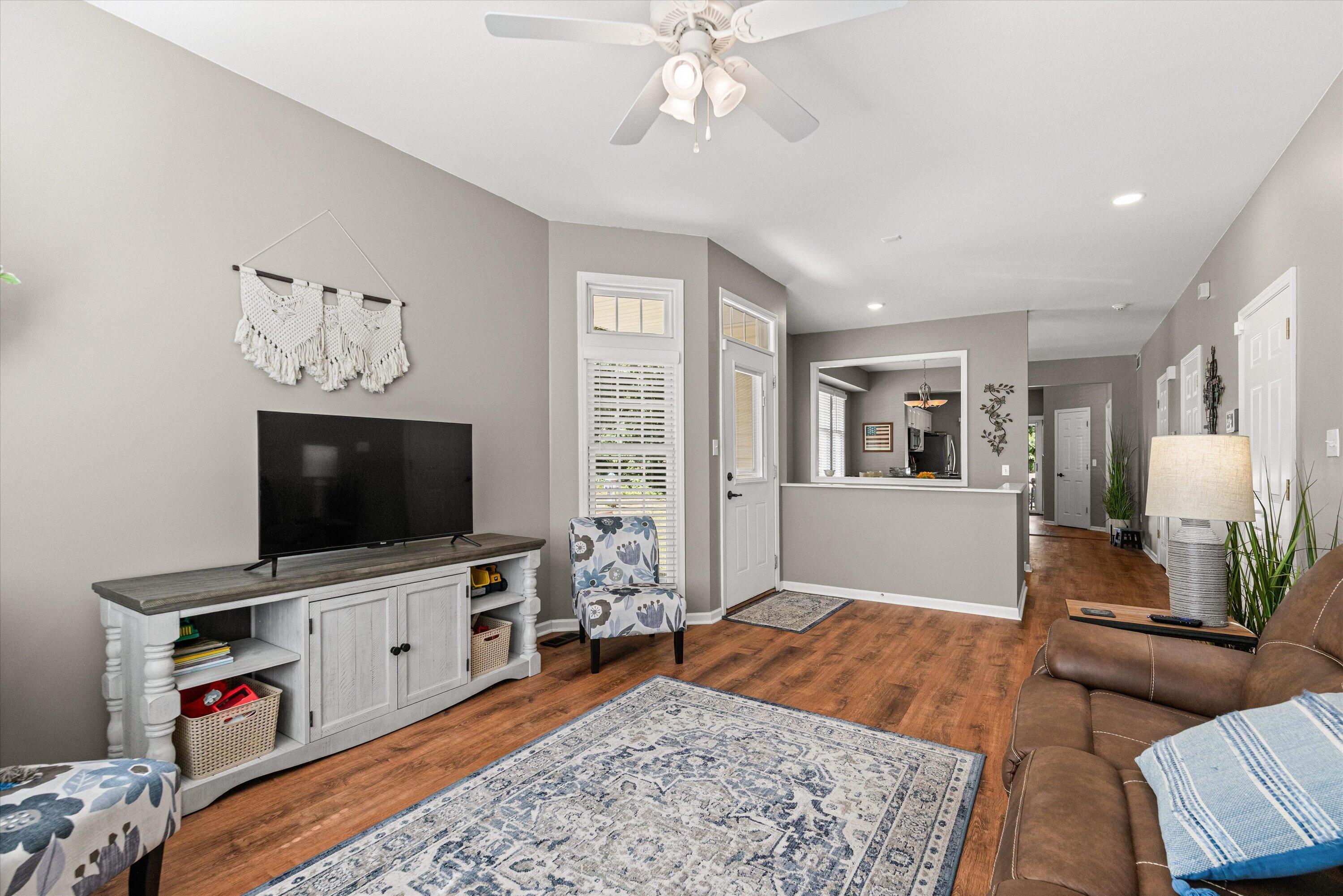 1805 SCARBOROUGH DR Property Photo 1