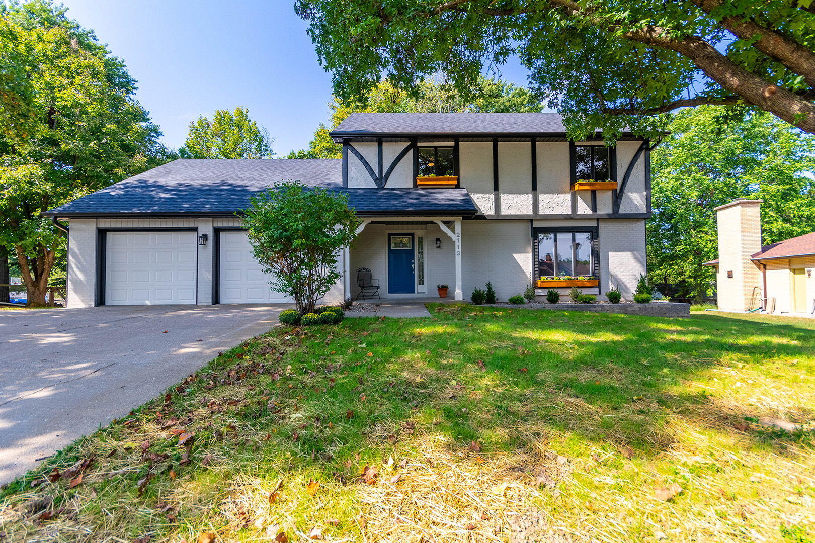 2113 Oak Cliff Dr Property Photo 1