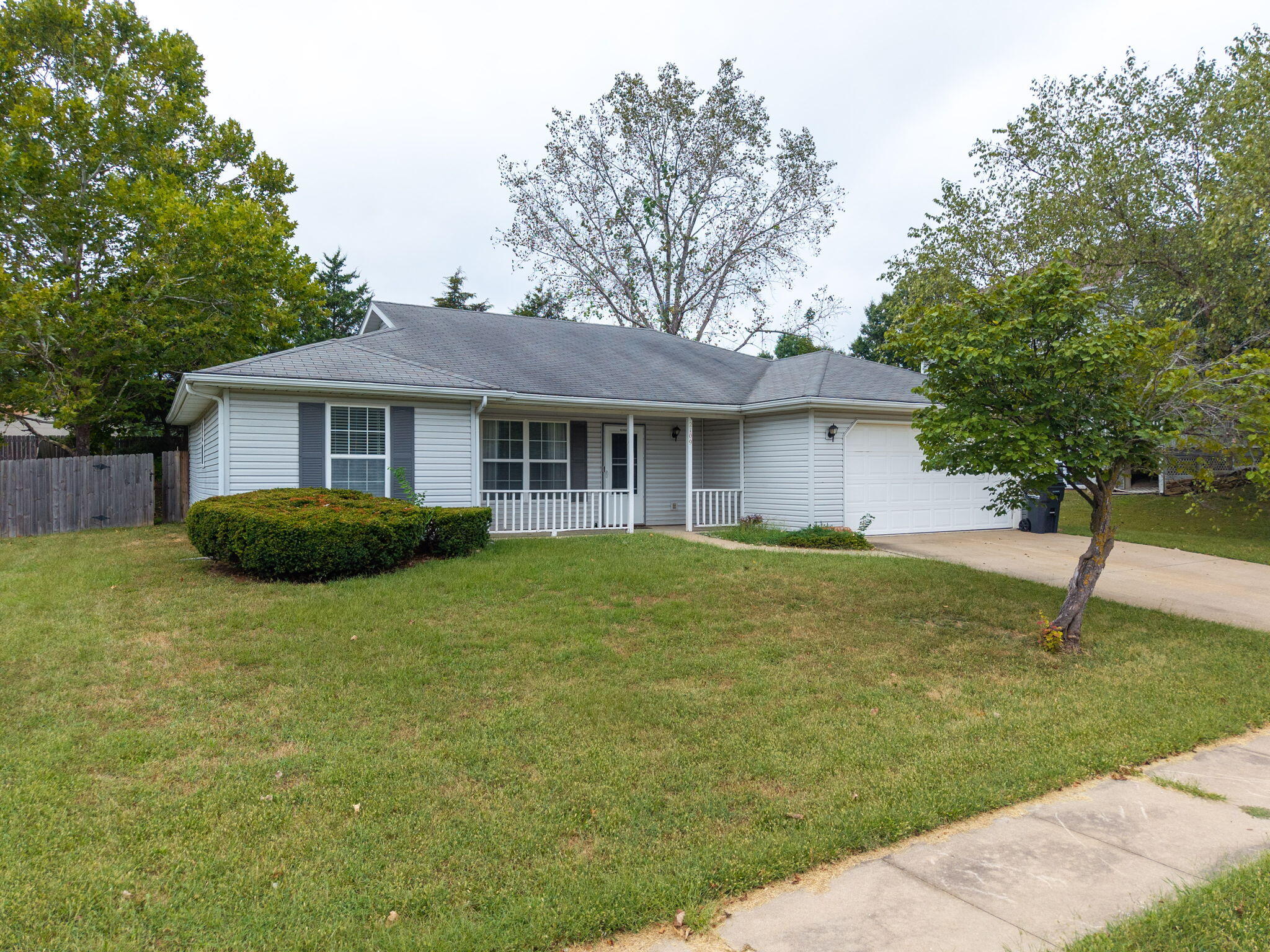 2109 Osage Dr Property Photo 1