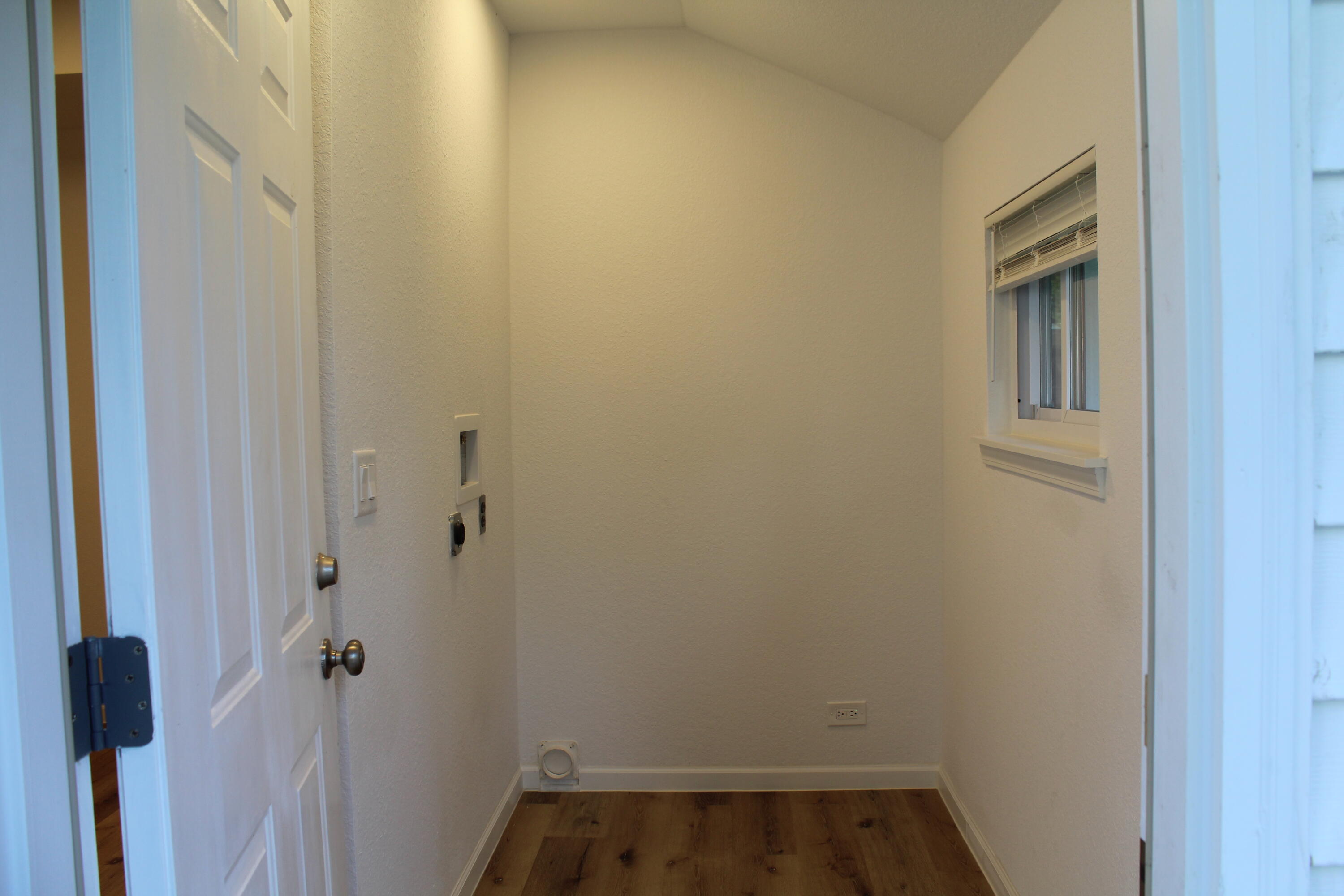 517 E Park St Property Photo 12