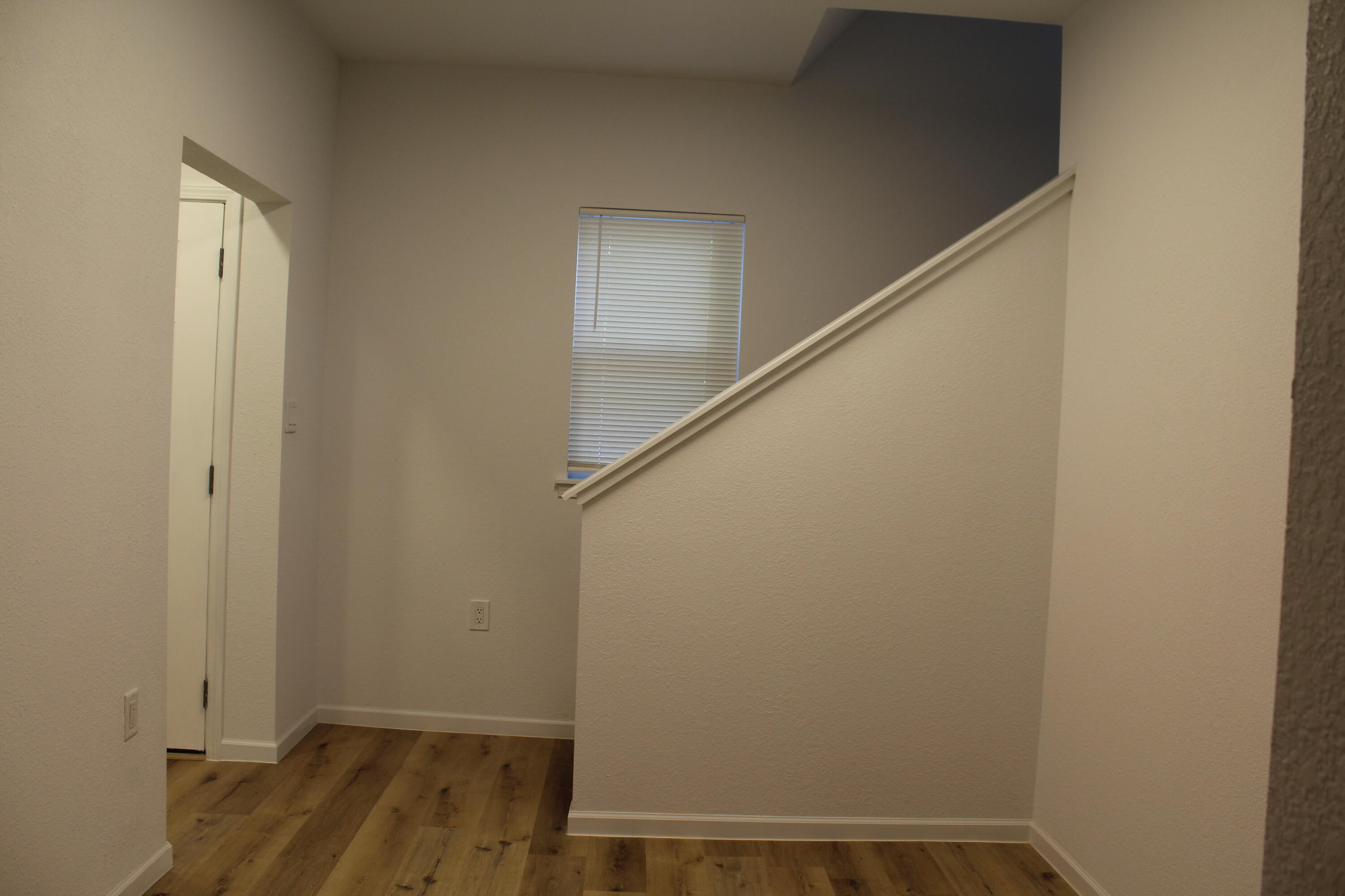 517 E Park St Property Photo 13