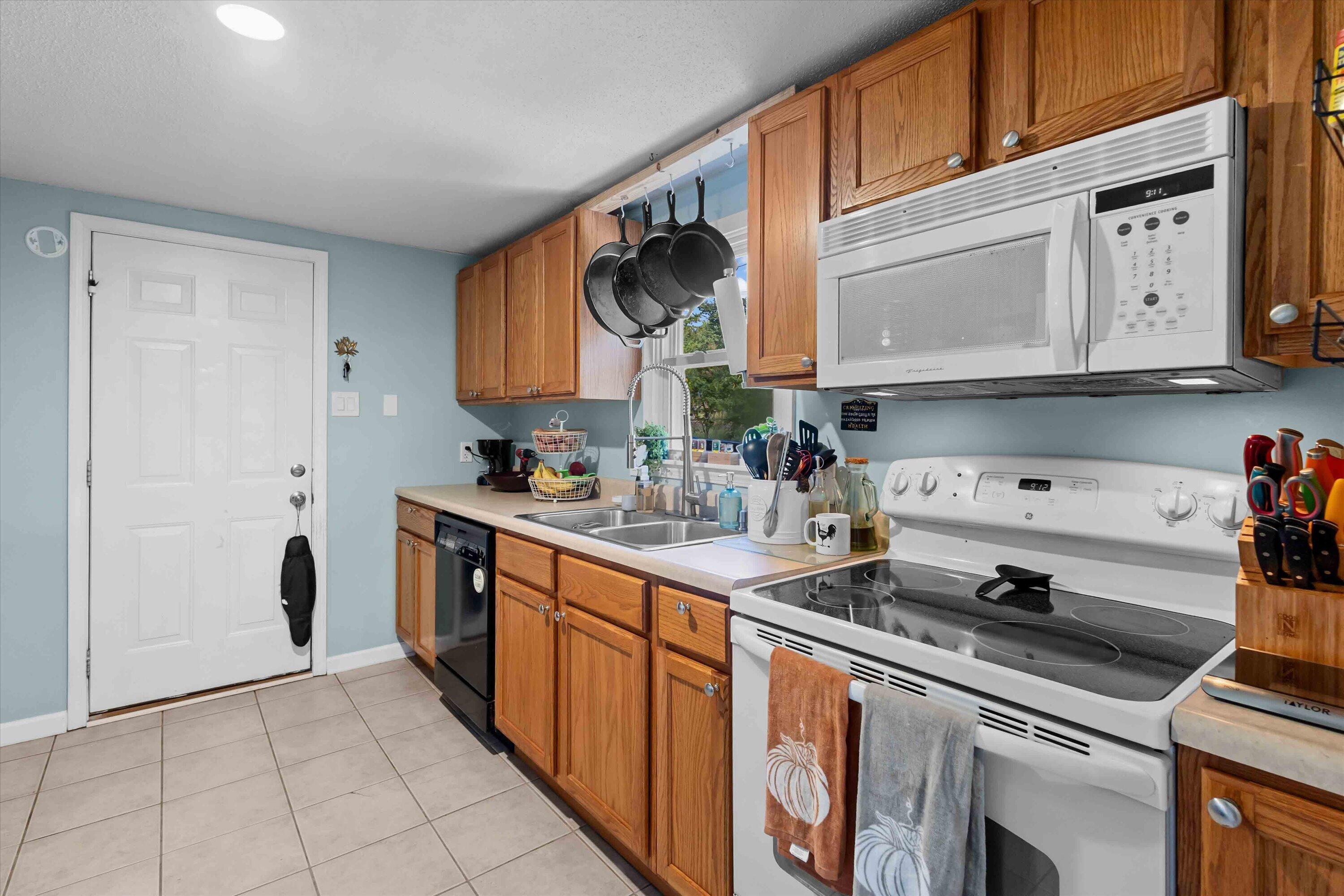 2435 E Alan Cir Property Photo 7