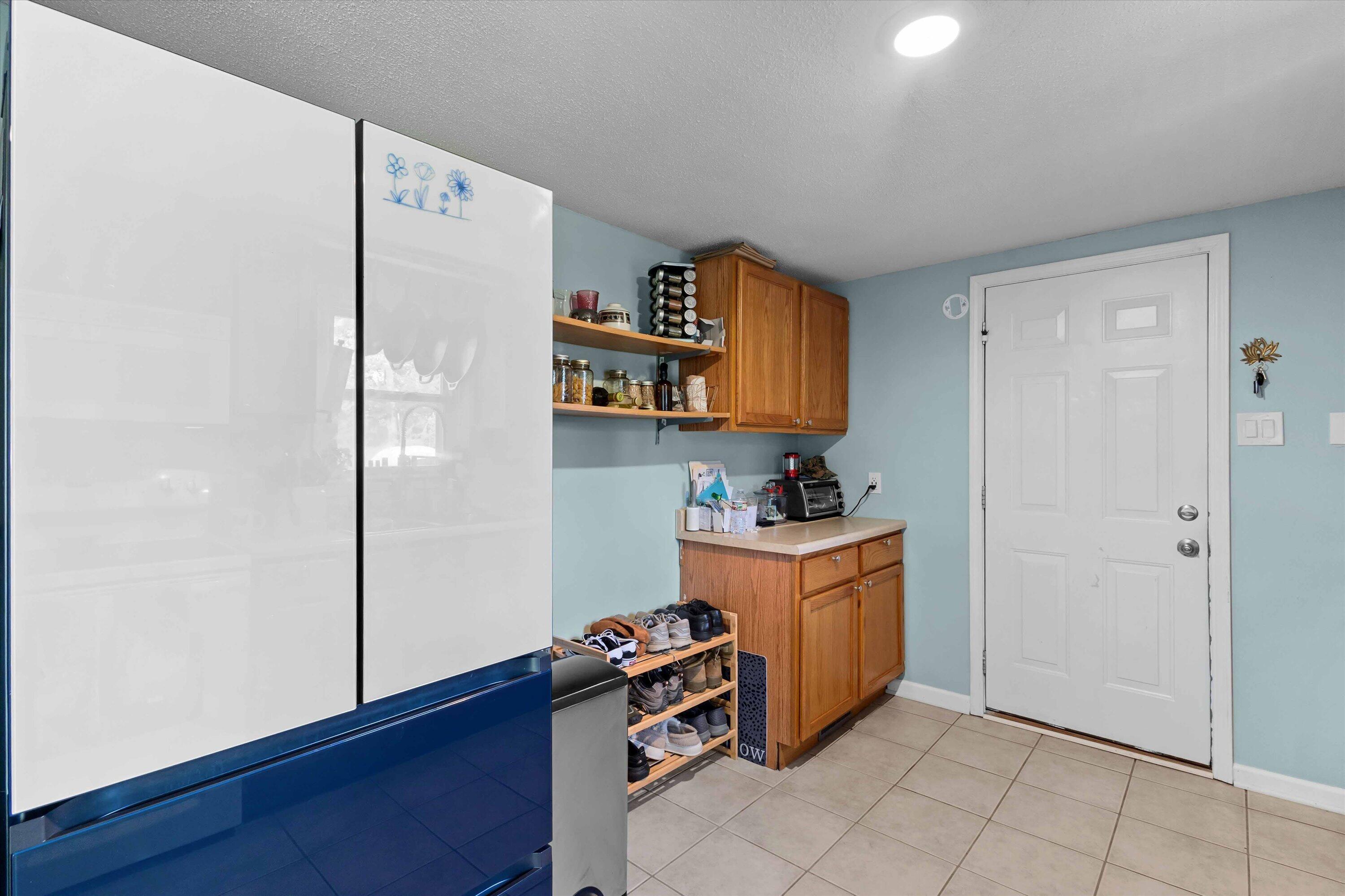 2435 E Alan Cir Property Photo 8