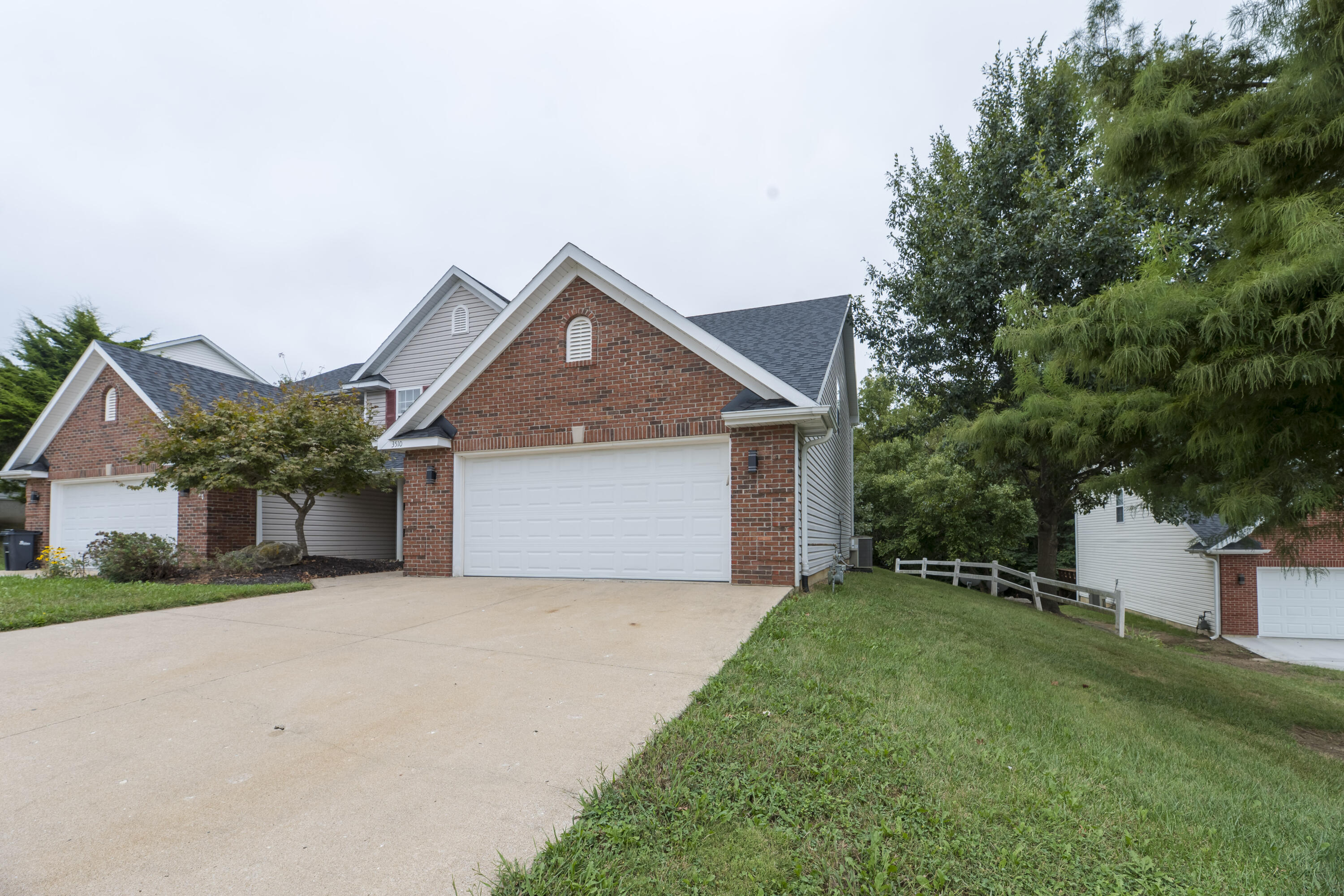 3510 Berkshire Ct Property Photo 2