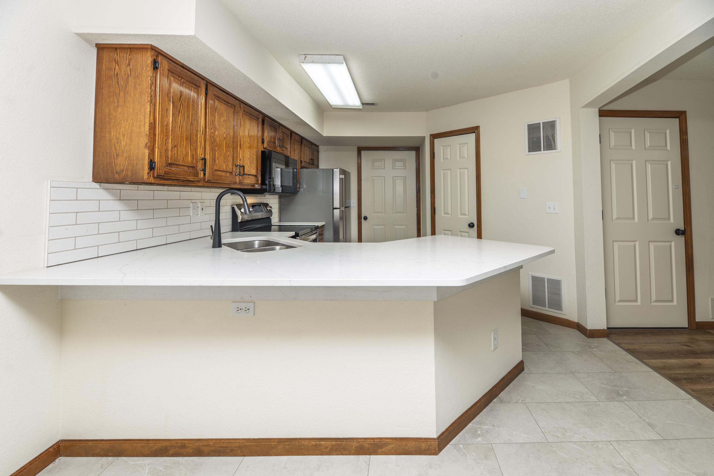 3510 Berkshire Ct Property Photo 10