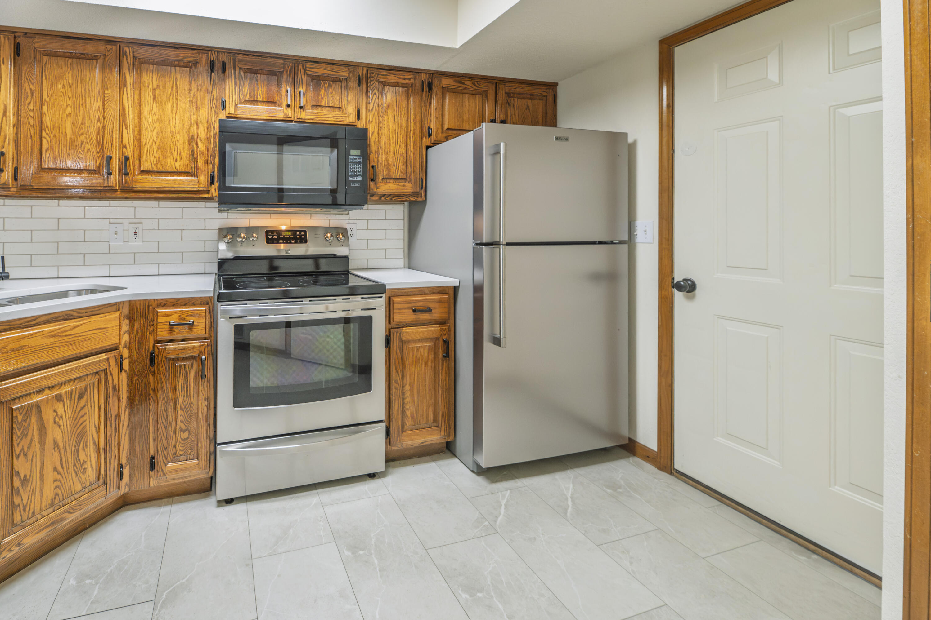 3510 Berkshire Ct Property Photo 12