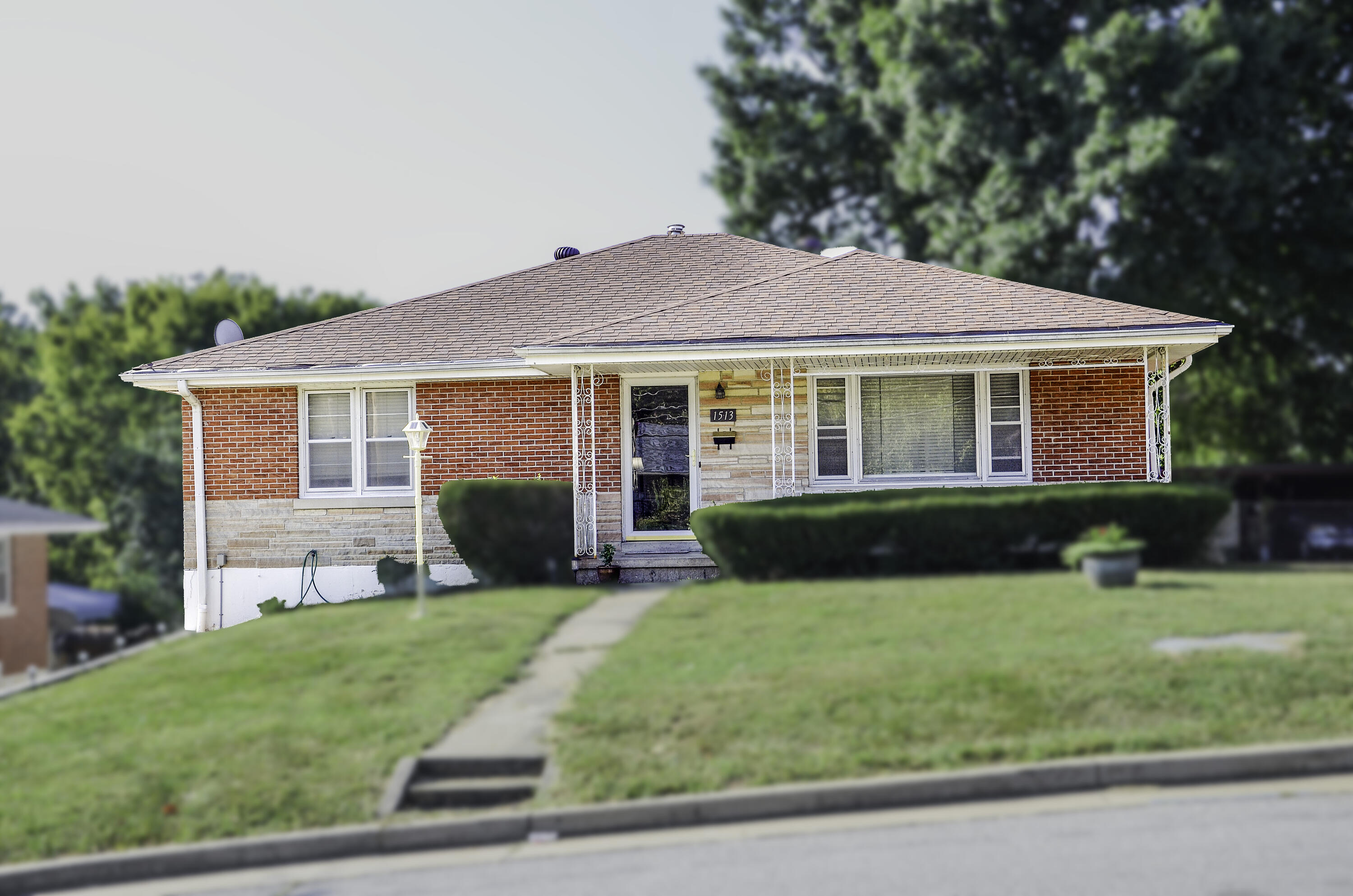 1513 Stadium Blvd Property Photo 1