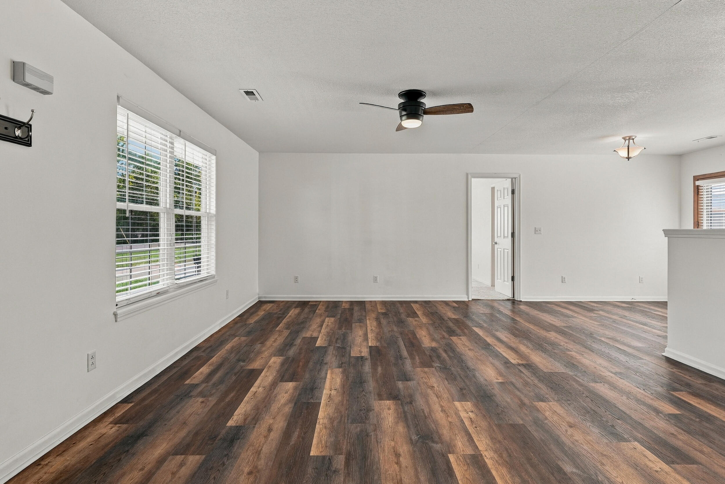 206 Ash St Property Photo 9
