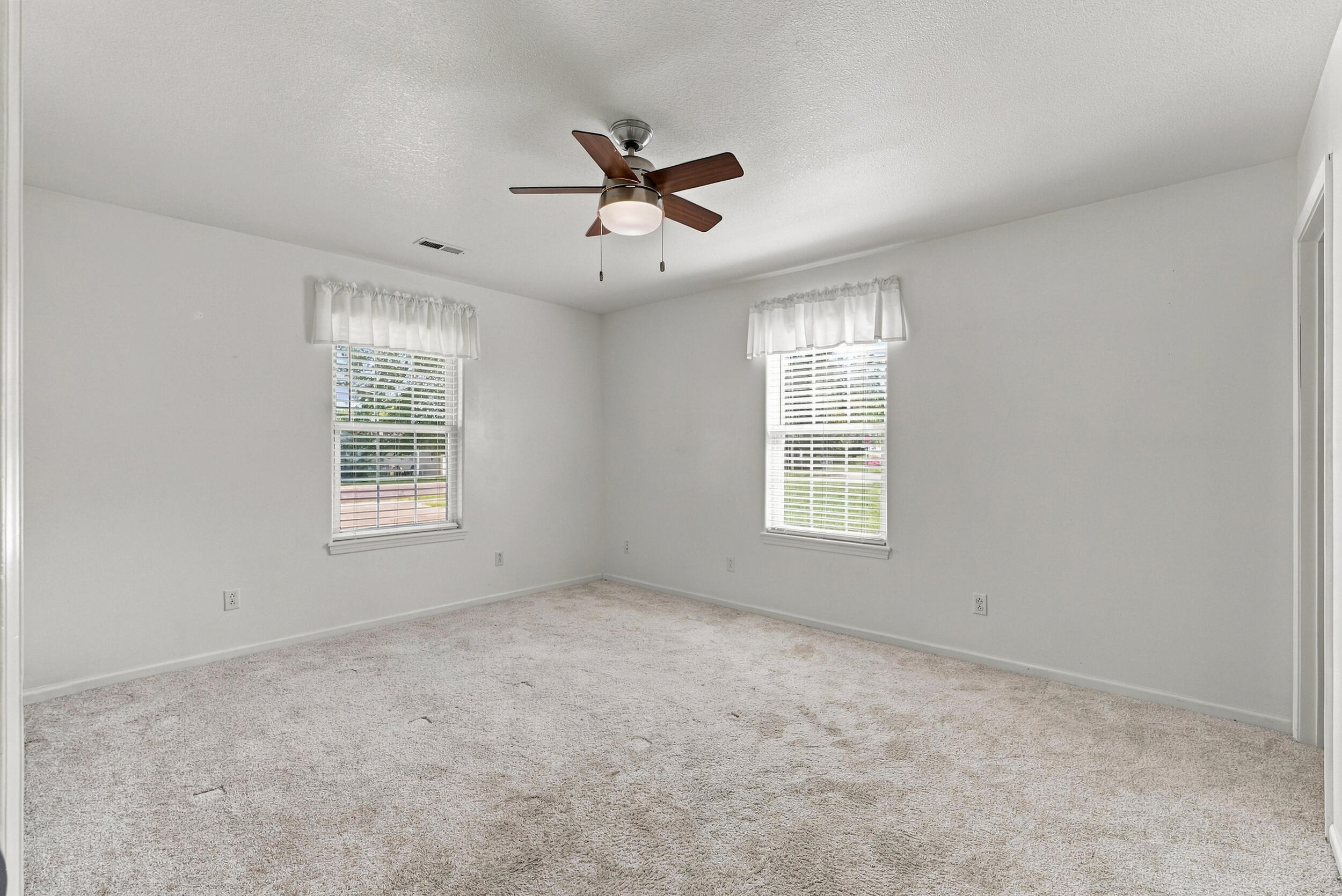 206 Ash St Property Photo 16