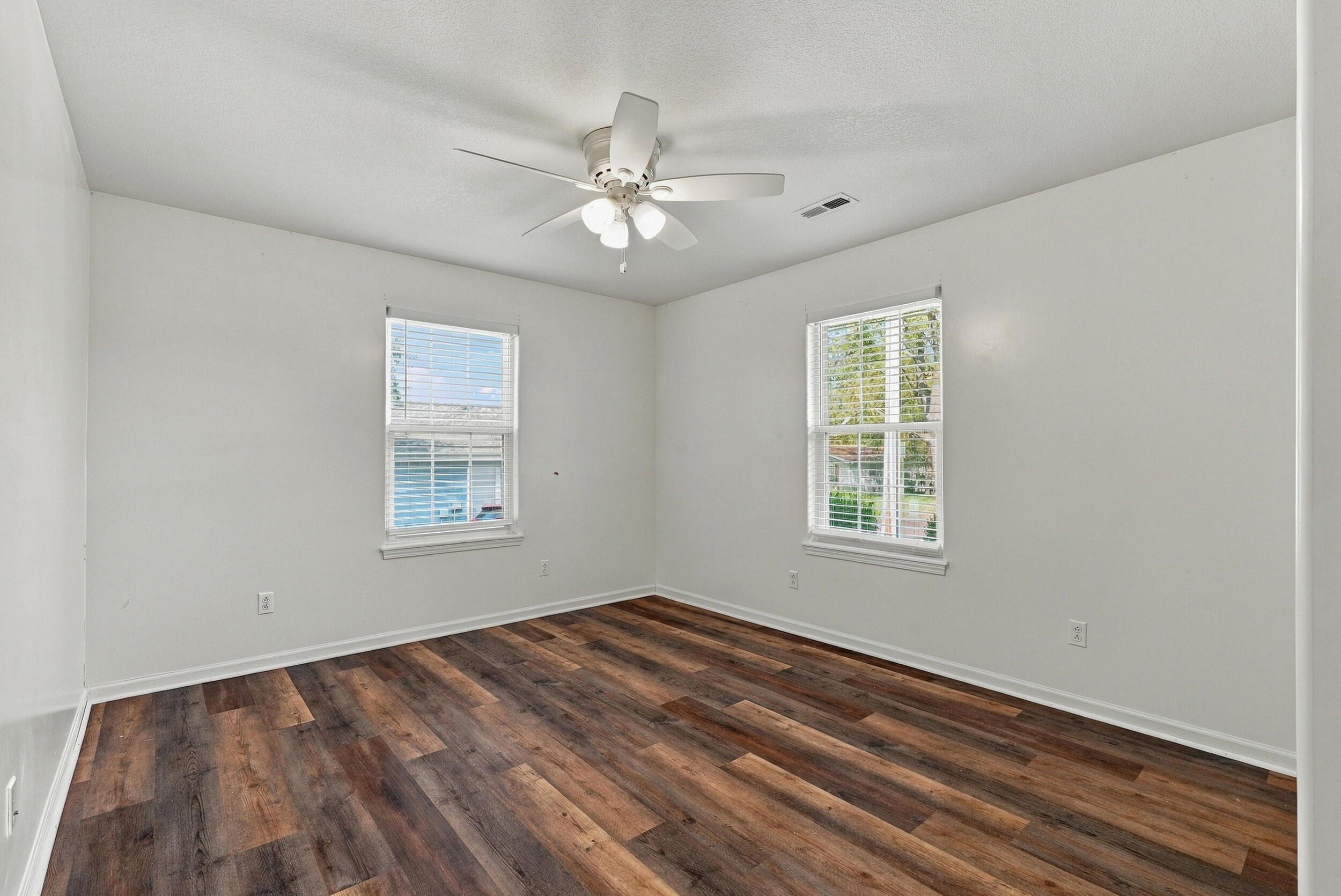 206 Ash St Property Photo 22