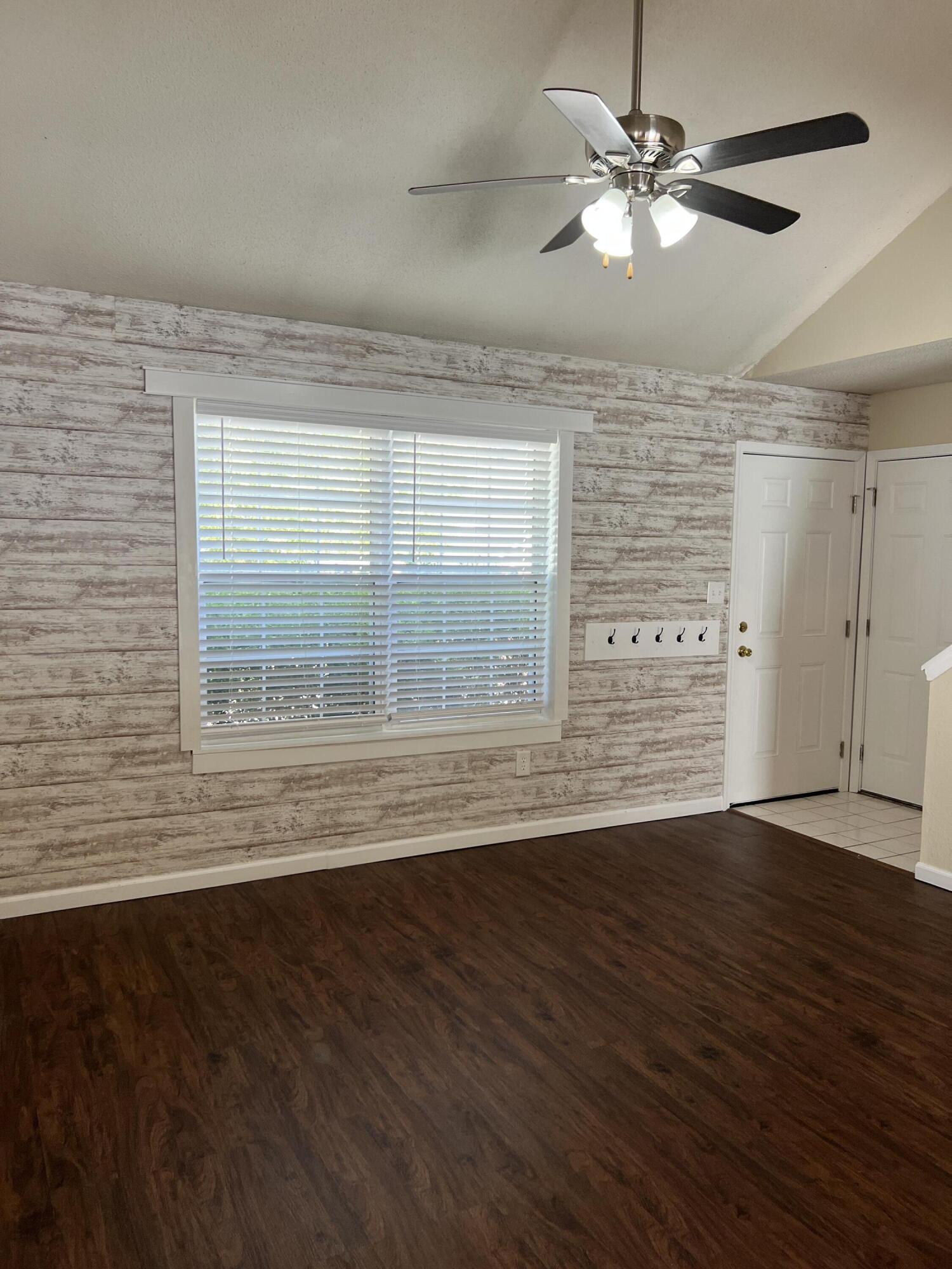 302 Nikki Way Property Photo 2