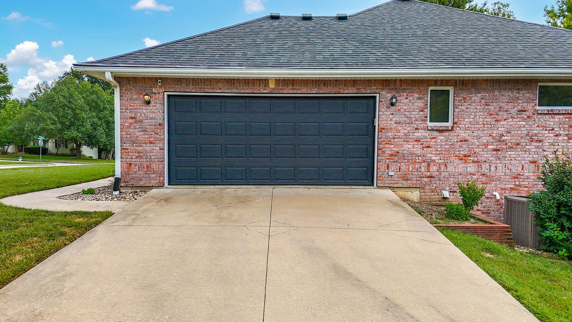 3317 Appalachian Dr Property Photo 3