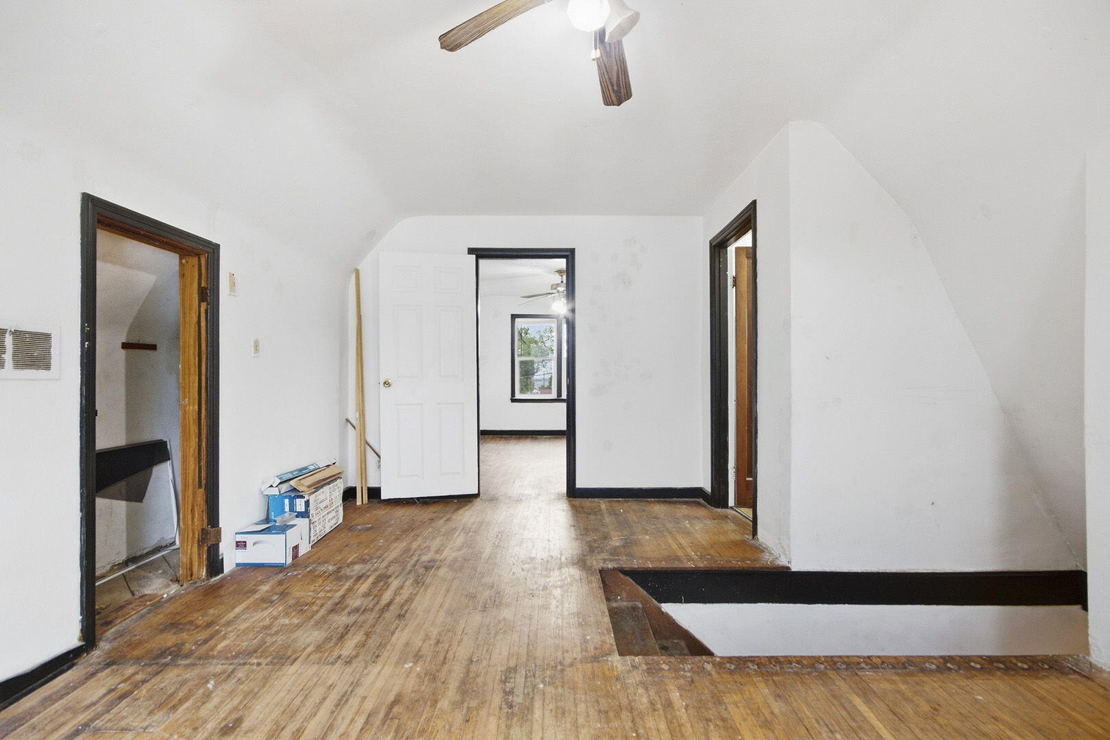 1127 E Main St Property Photo 19