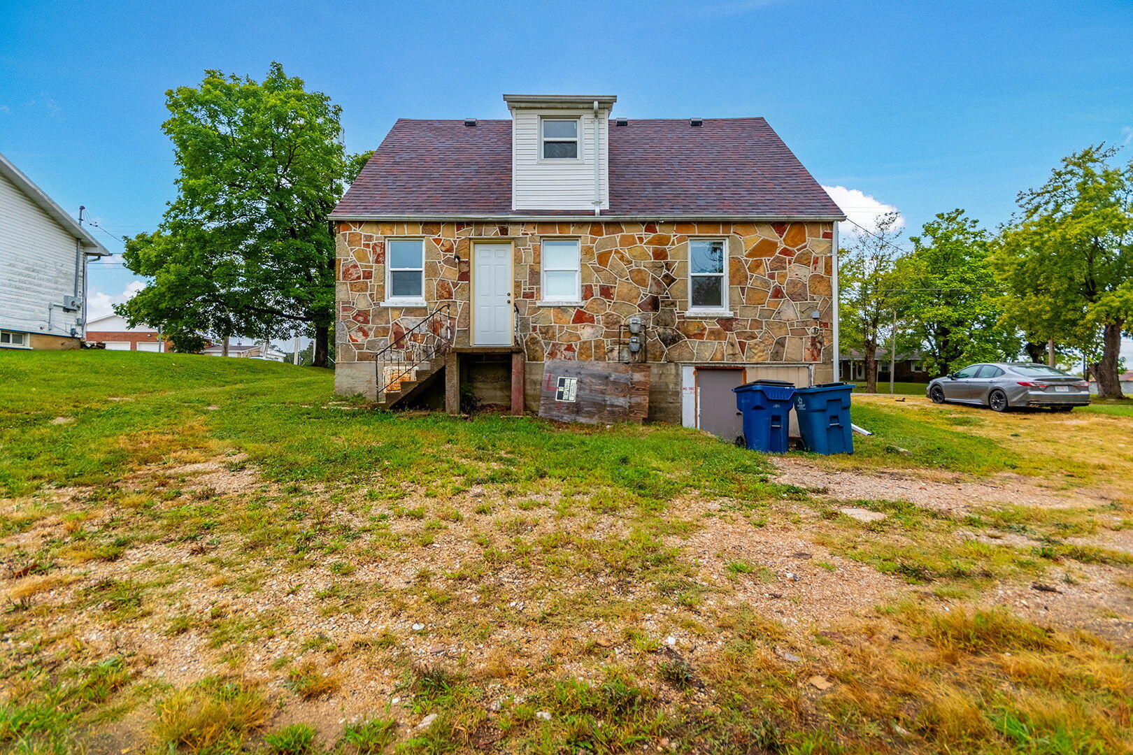 1127 E Main St Property Photo 23