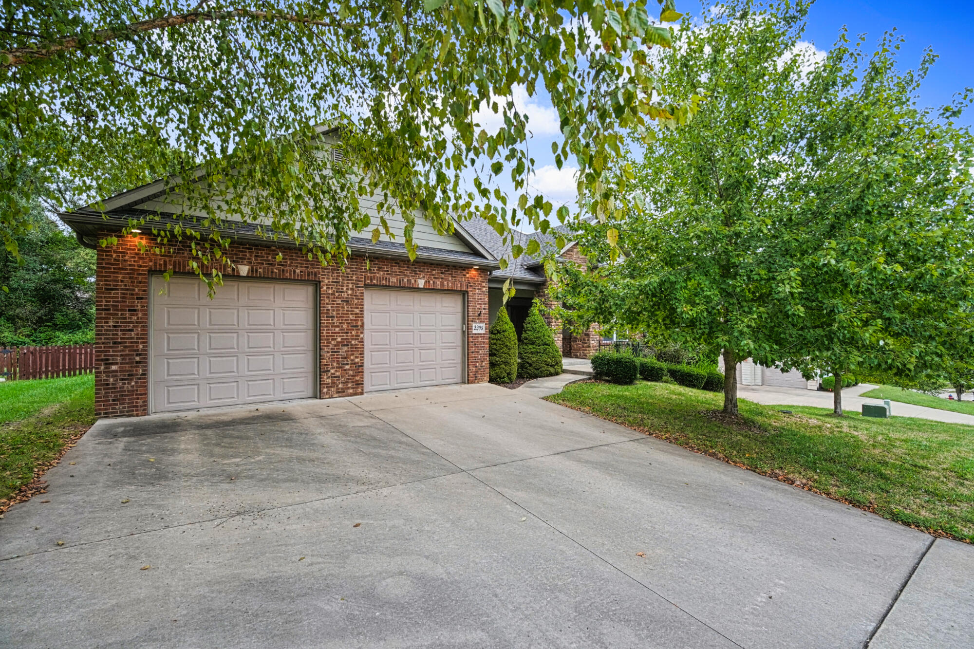 2205 Oak Harbor Ct Property Photo 1