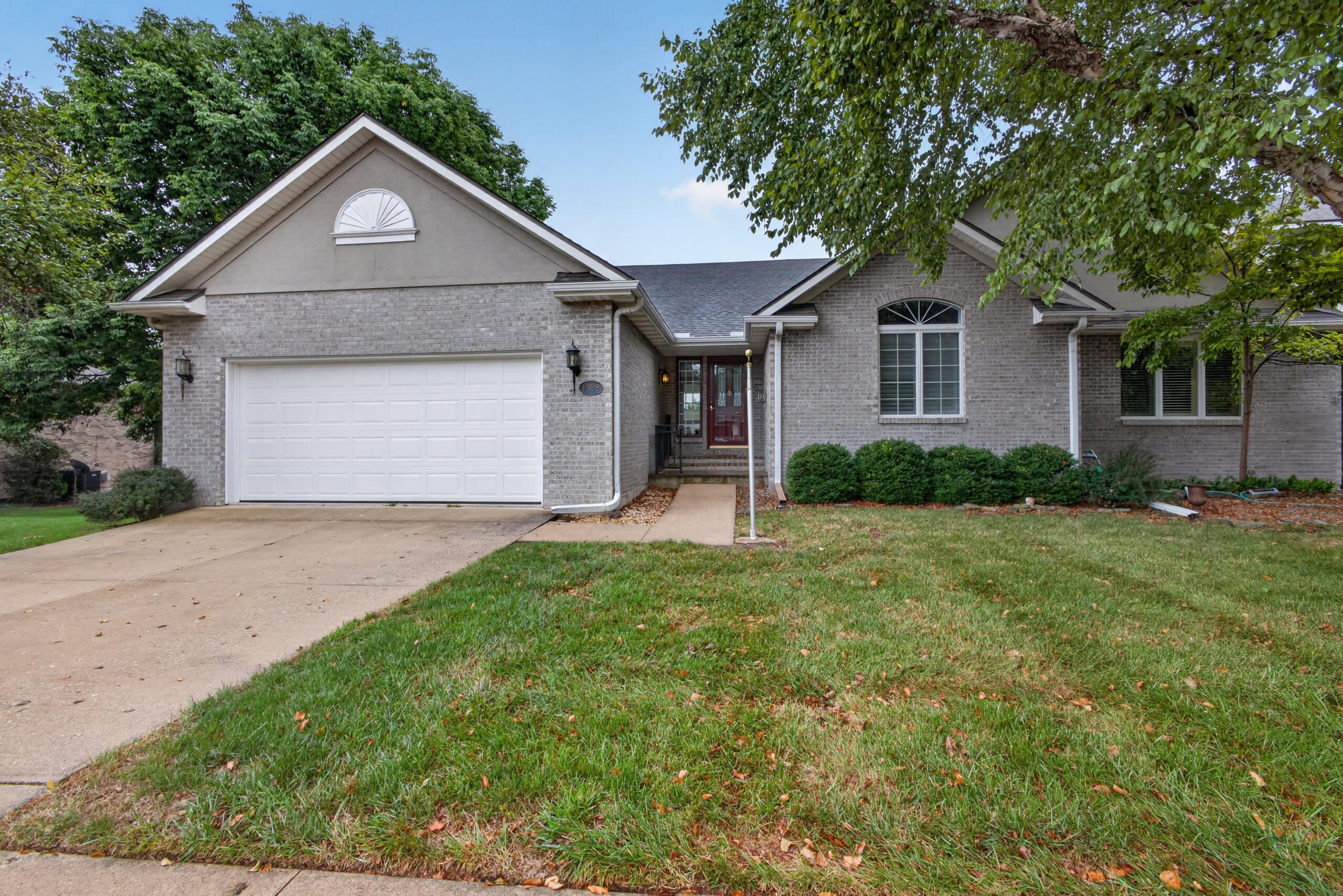 1308 Vintage Dr Property Photo 1