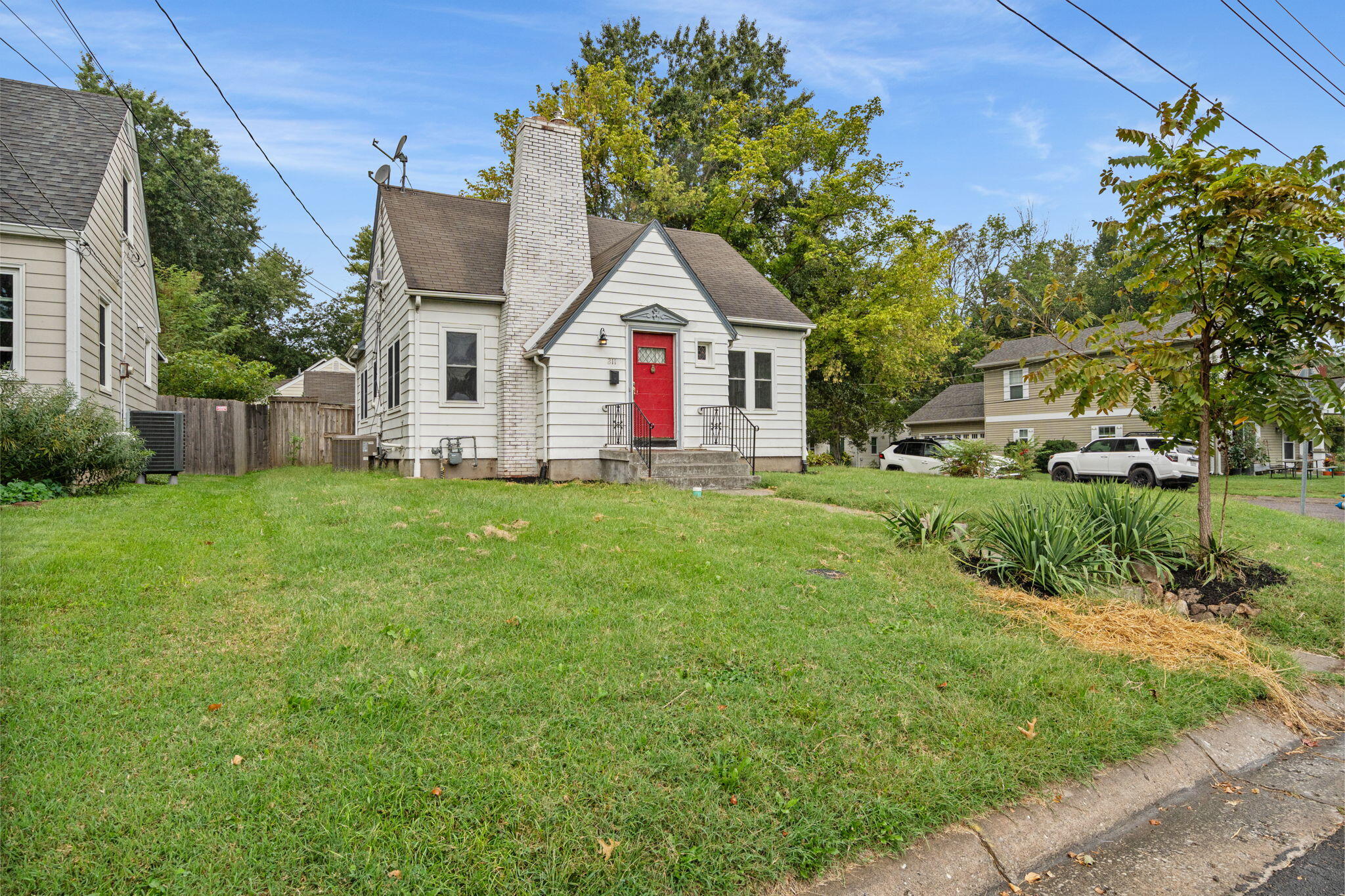 211 Anderson Ave Property Photo