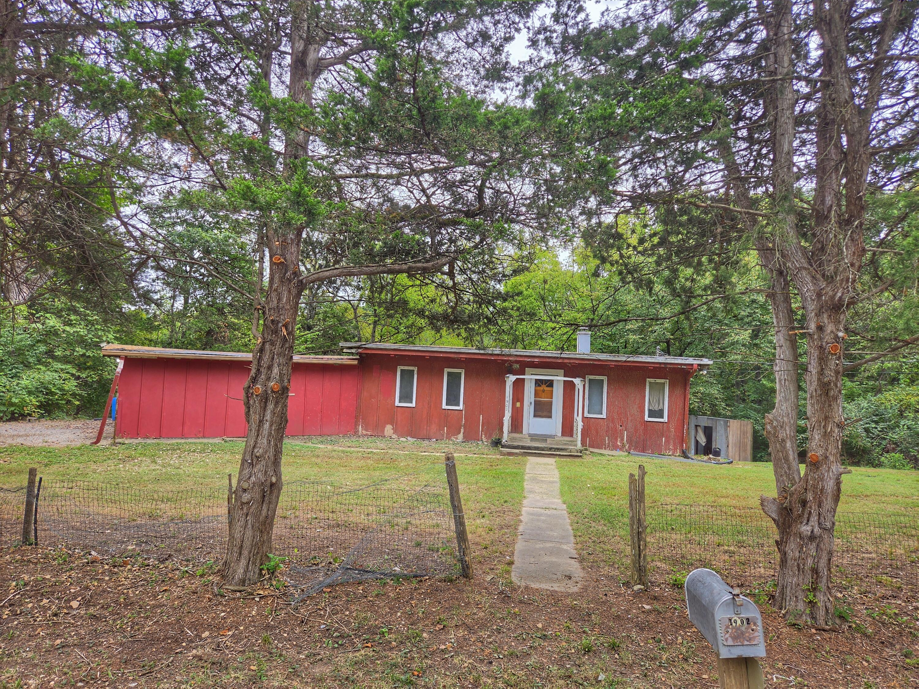 1902 Cedar Cliff Dr Property Photo 1