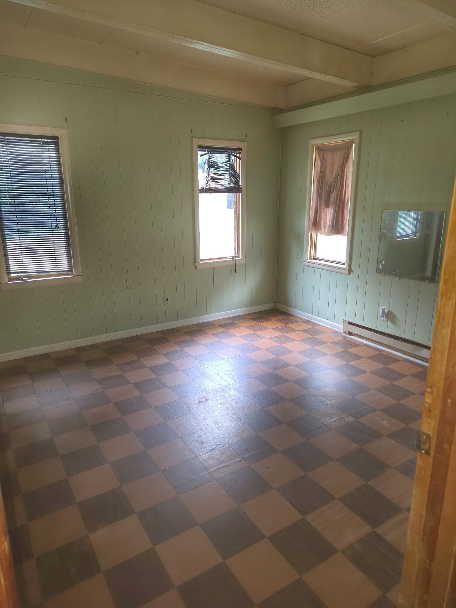 1902 Cedar Cliff Dr Property Photo 2