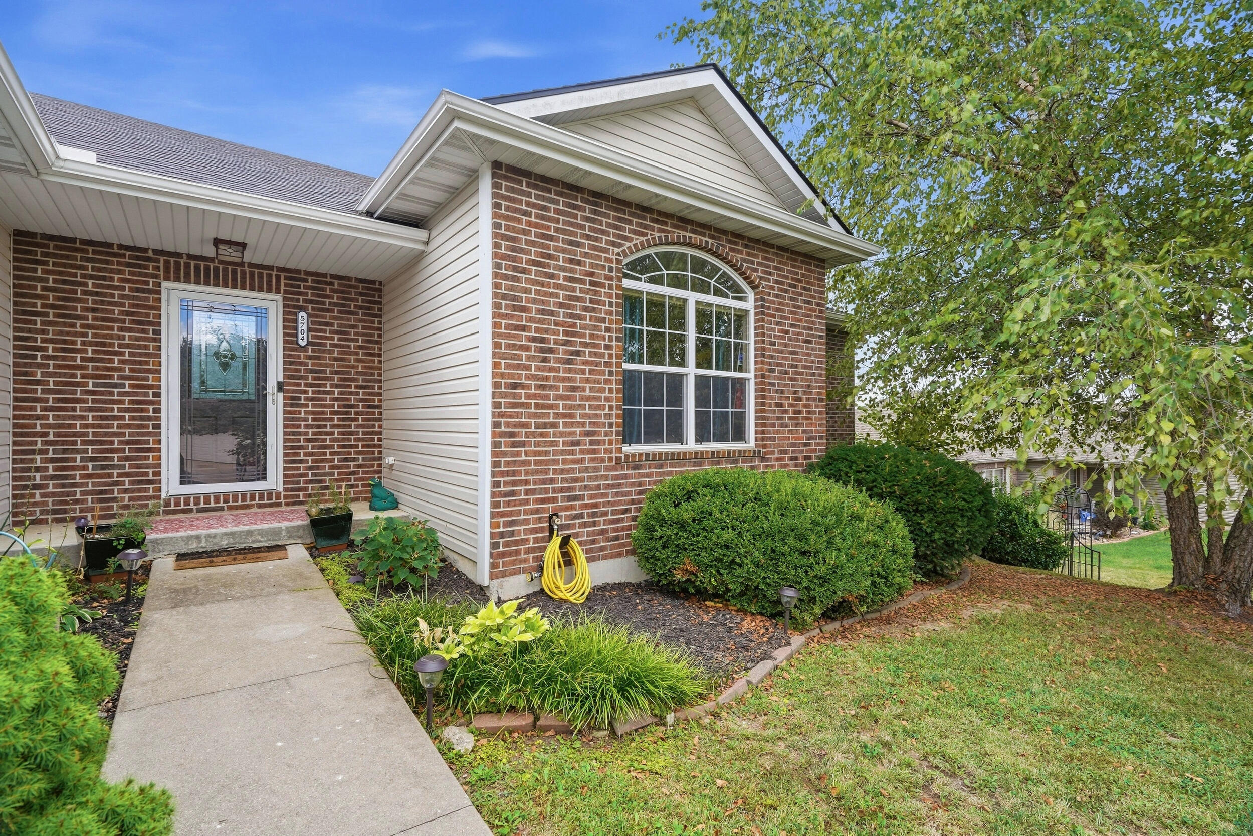 5704 REDWING DR Property Photo 1