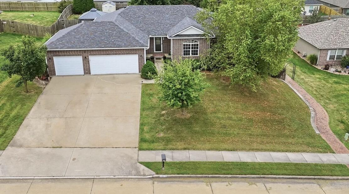 5704 Redwing Dr Property Photo 1
