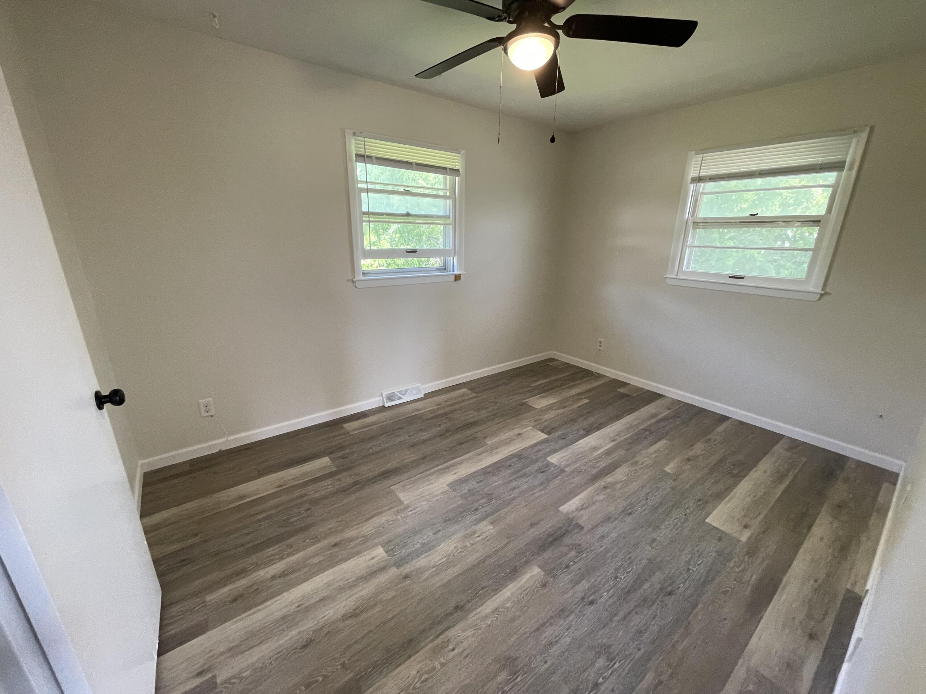 2207 Clark Ln Property Photo 8